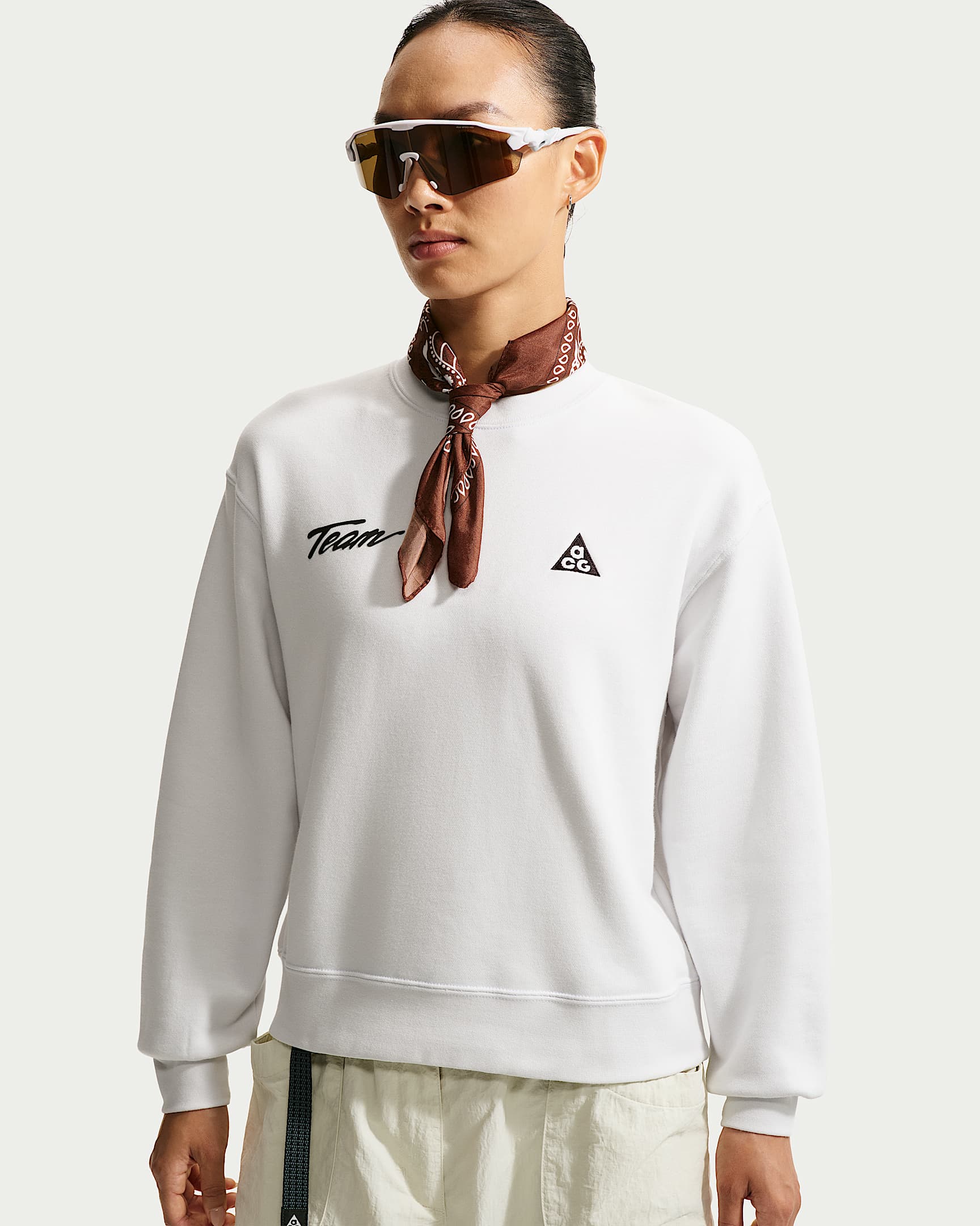 ACG "Tuff Fleece" 女子速干圆领运动衫 - 山峰白/黑