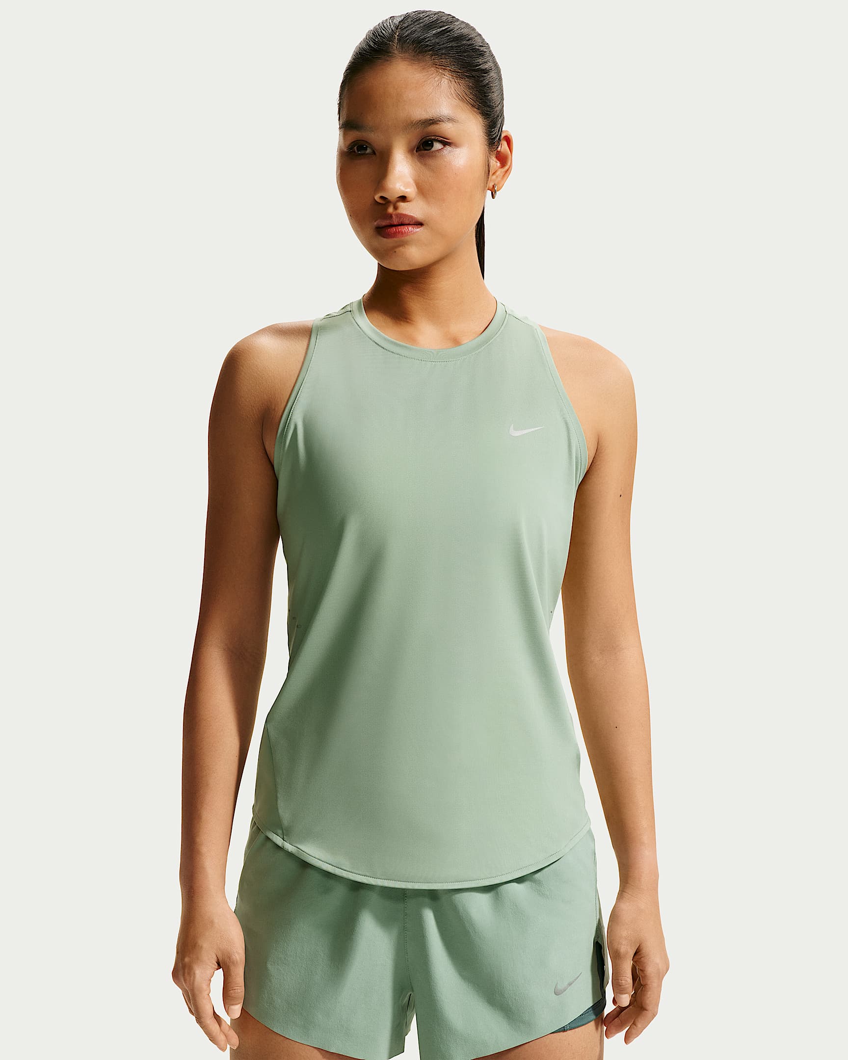 Nike Swift Dri-FIT 女子速干跑步背心 - 温和灰绿