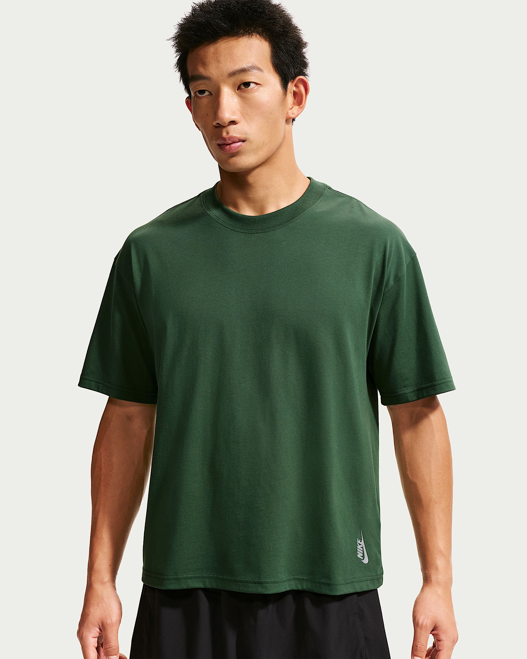 Nike Sportswear 男子短袖T恤 - 冷杉绿