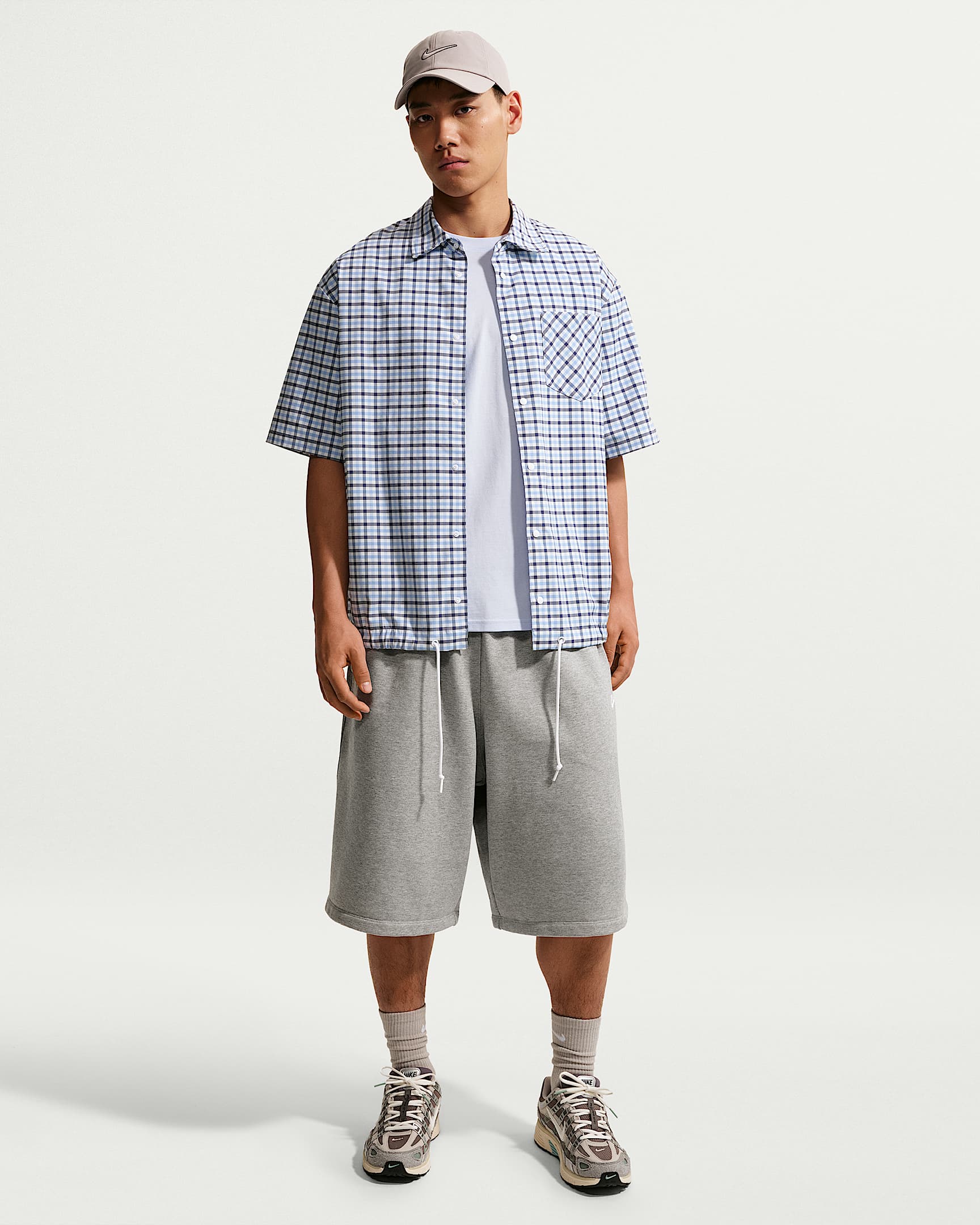 Nike Sportswear Club 男子 Oversize 风法式毛圈短裤 - 调色暗灰/浅烟灰/白色