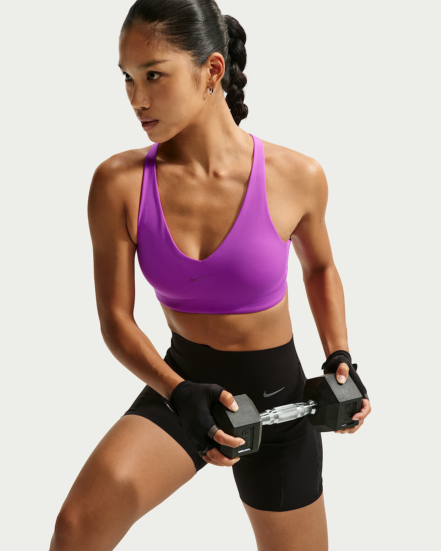 Nike Universa 女子汗渍隐匿中强度支撑速干衬垫运动内衣 - 明亮紫/明亮紫/浆果红