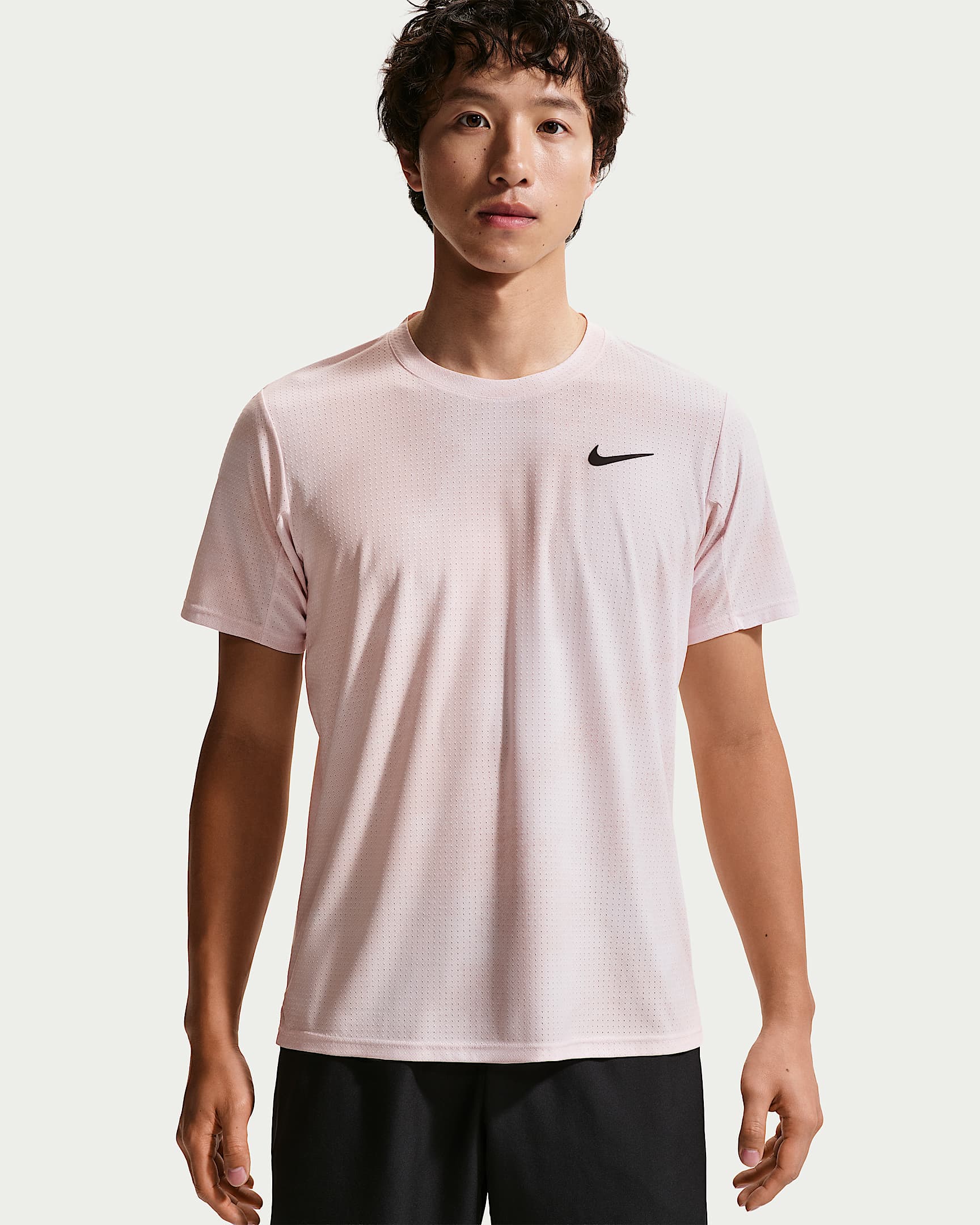 NikeCourt Slam Dri-FIT ADV 卡洛斯·阿尔卡拉斯同款男子速干短袖网球上衣 - 珍珠粉/砂岩灰粉/黑