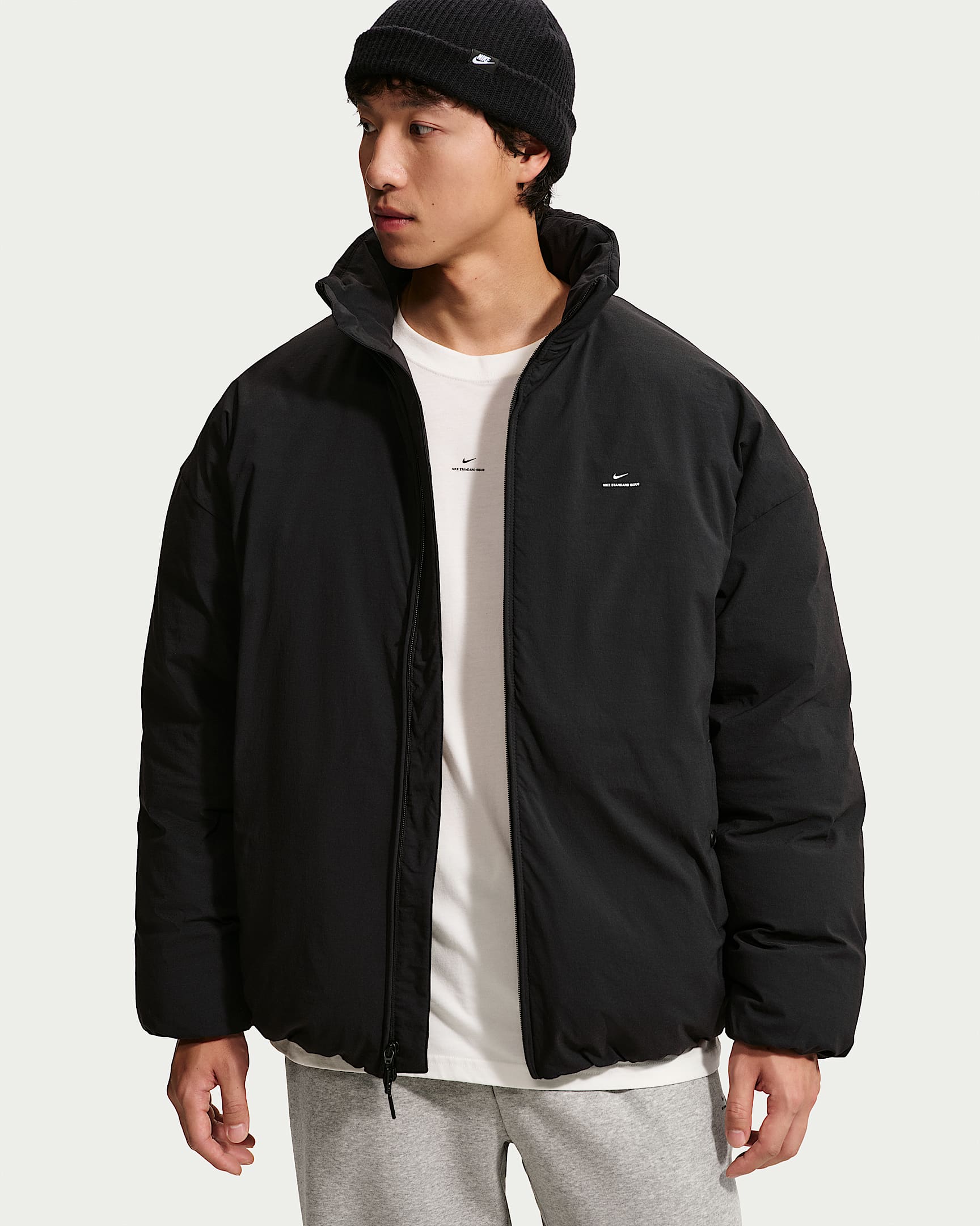 Nike Standard Issue Therma-FIT 耐克篮球小标系列男子篮球羽绒夹克 - 黑/淡象牙白