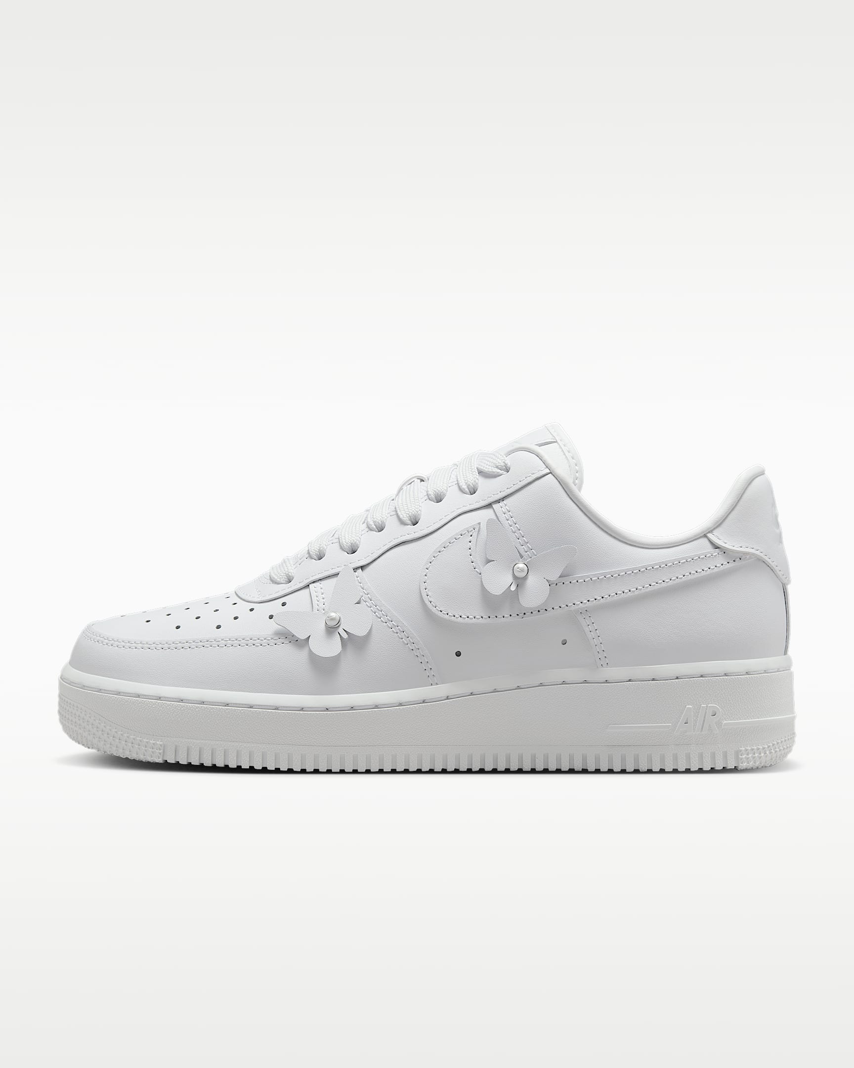 Nike Air Force 1 Low 女子空军一号运动鞋 - 白色/黑/白色