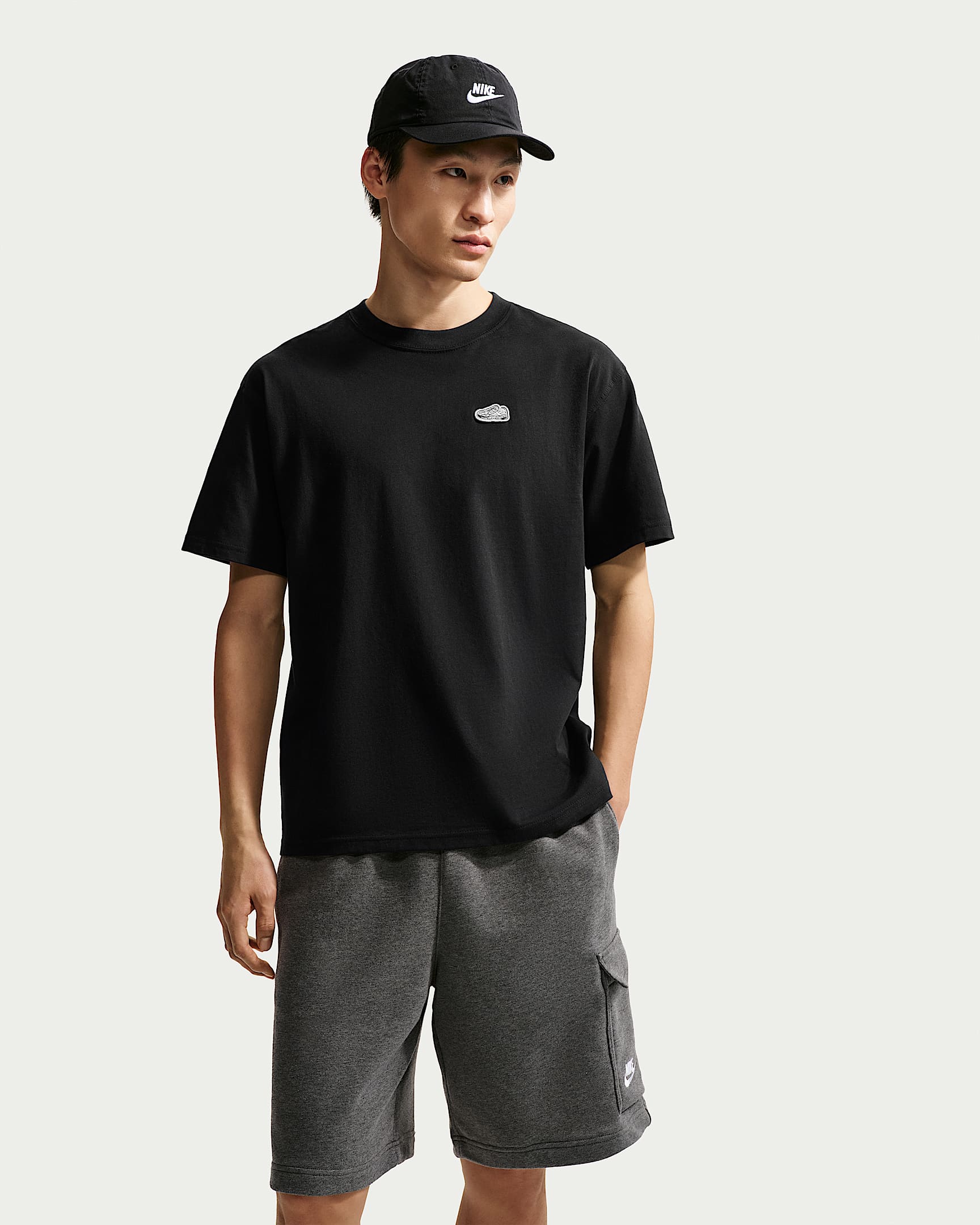 Nike Sportswear Vomero 男子贴片T恤 - 黑