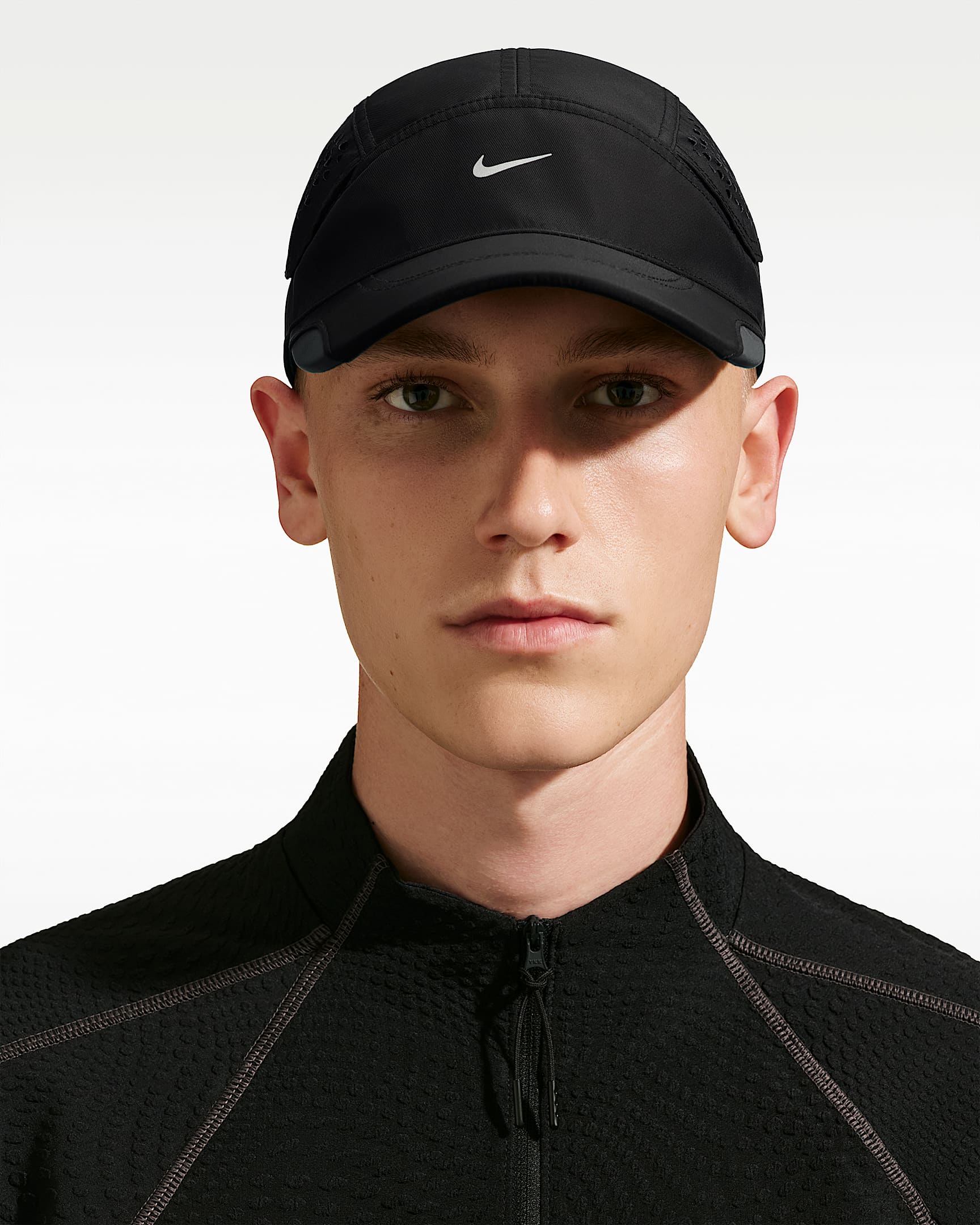 Nike Fly Nike Tech 软顶运动帽 - 黑/黑/煤黑