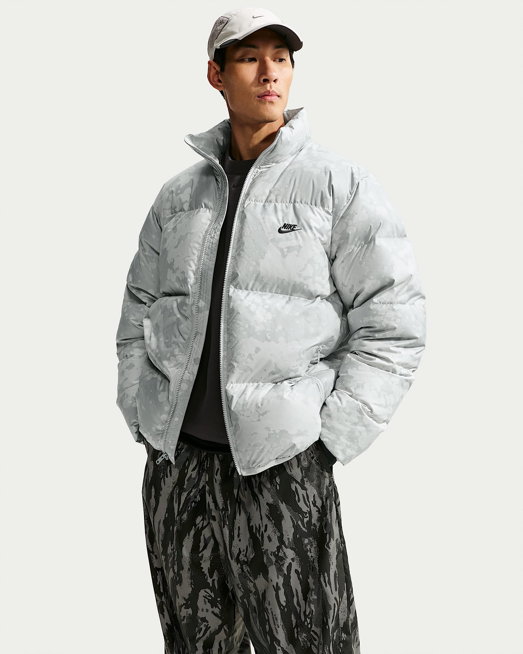 Nike Club Therma-FIT 男子拒水羽绒宽松夹克 - 尘光子色/黑