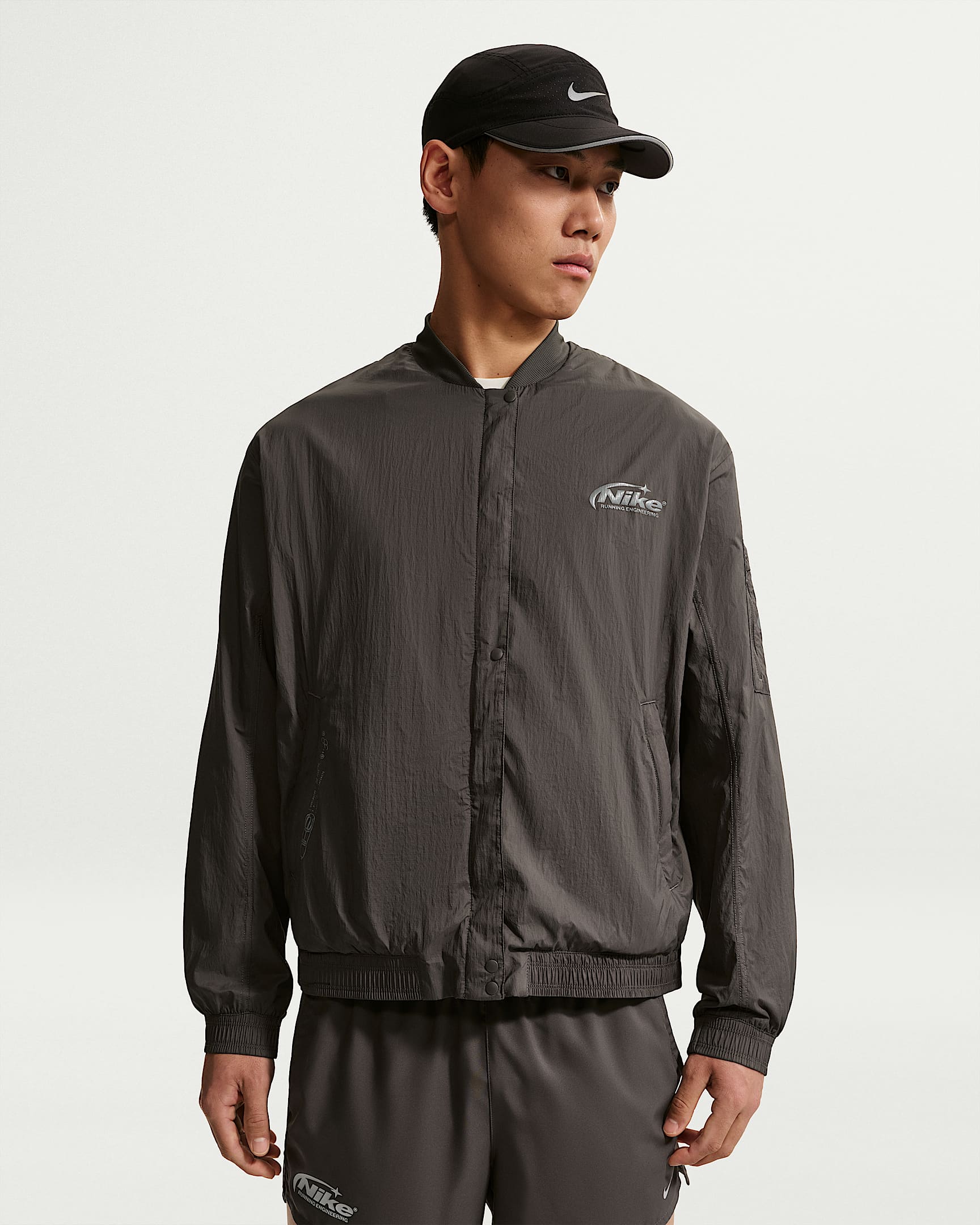 Nike 男子防晒跑步夹克 - 中灰