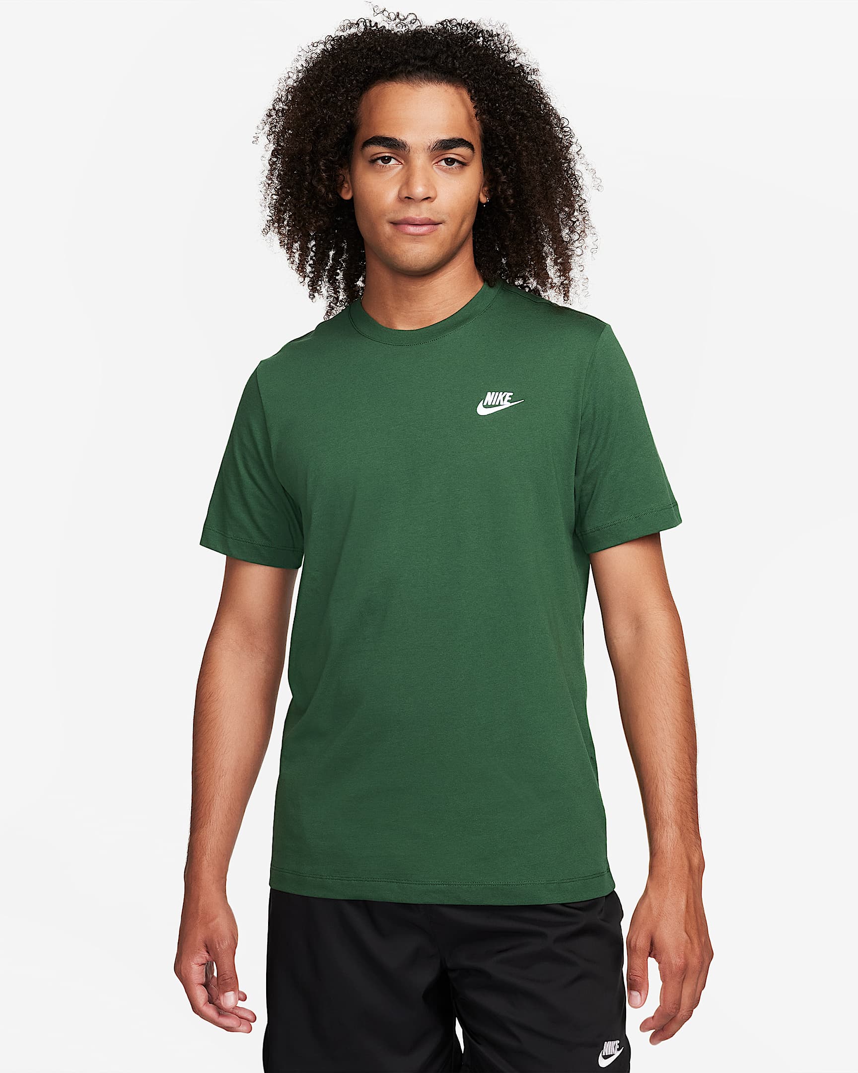 Nike Sportswear Club 男子刺绣柔软纯棉短袖T恤 - 冷杉绿