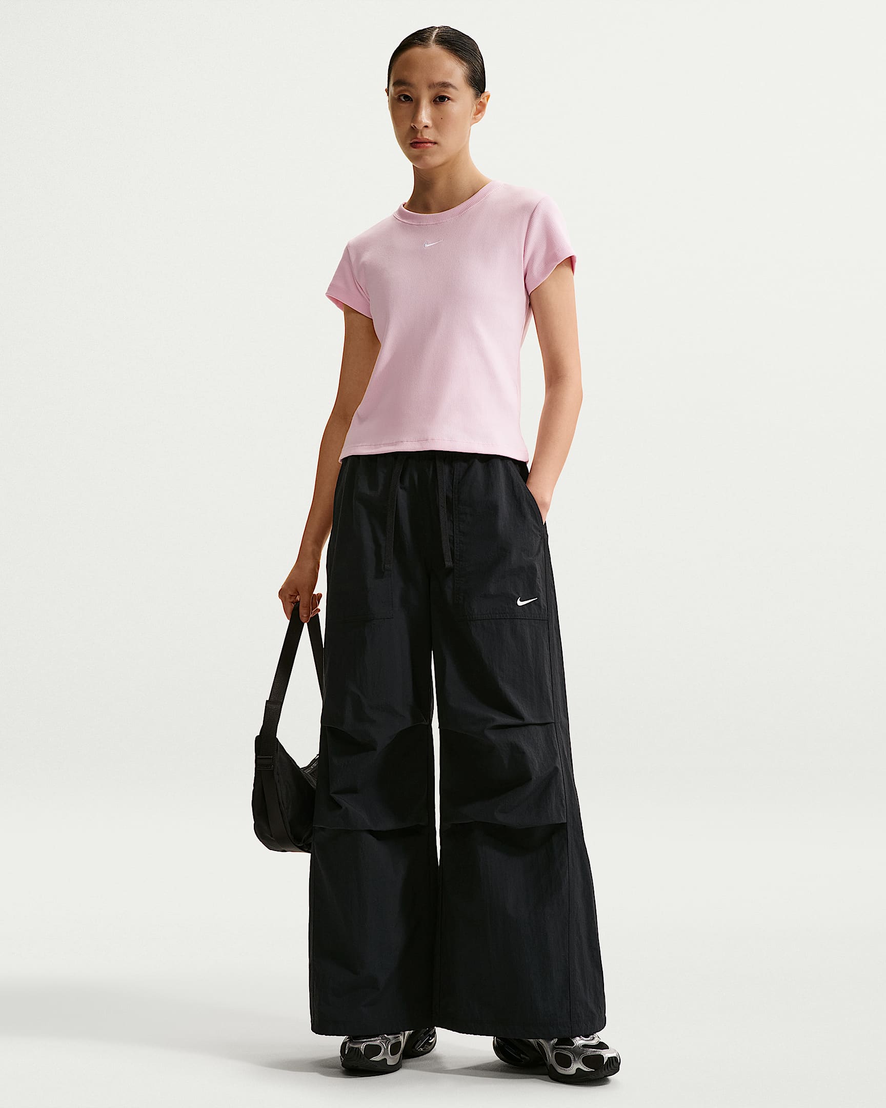 Nike Sportswear 女子宽松中腰结构感长裤 - 黑/帆白