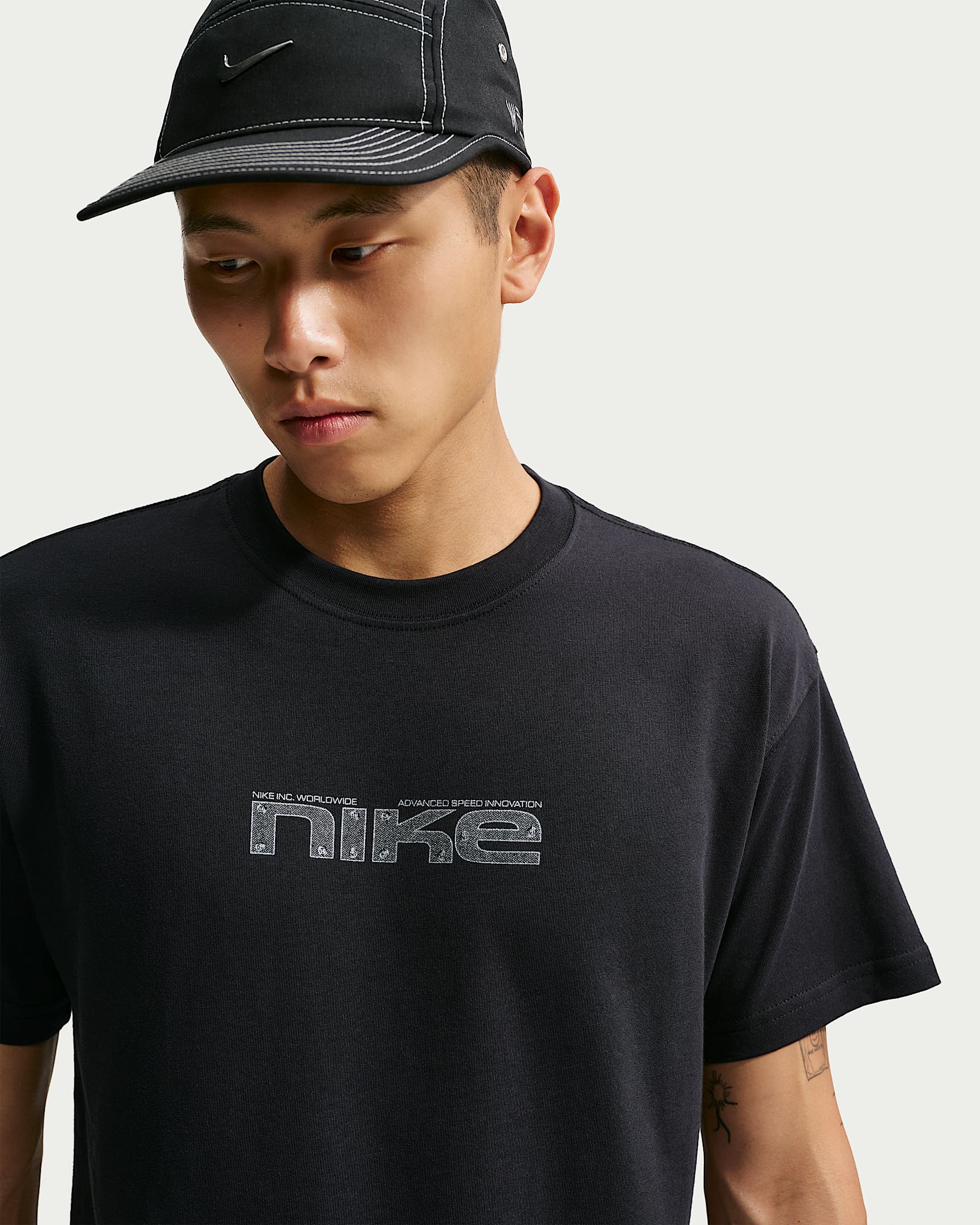 Nike Sportswear 男子短袖T恤 - 黑