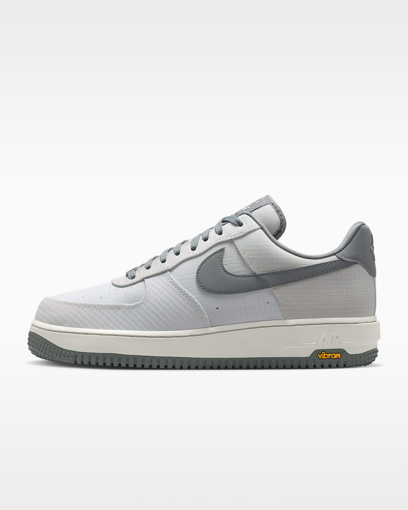Nike Air Force 1 '07 LX Vibram 男子空军一号运动鞋 - 山峰白/浅骨色/速度黄/烟灰