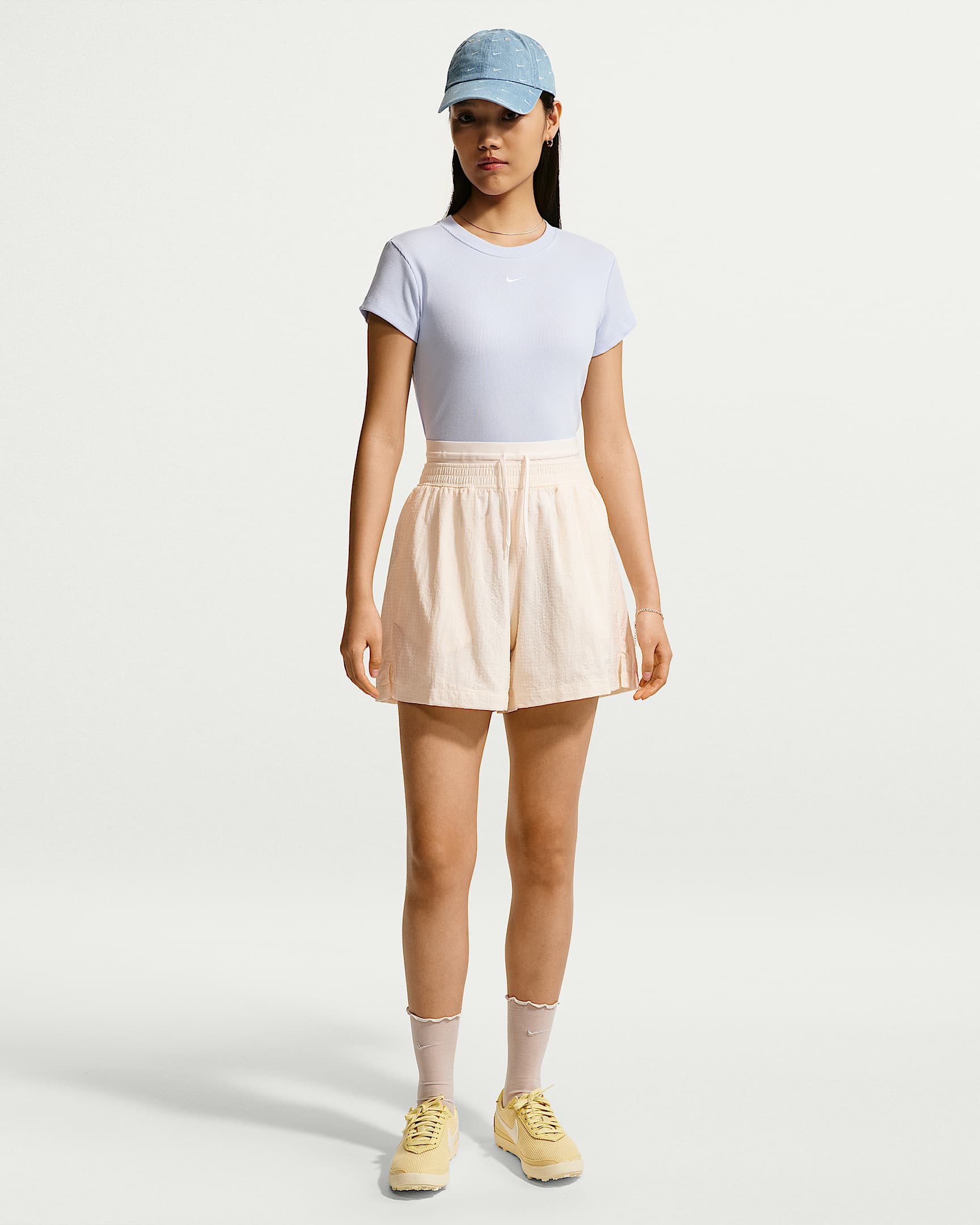 Nike Sportswear 女子宽松高腰轻盈不易撕裂短裤 - 粉白/粉白