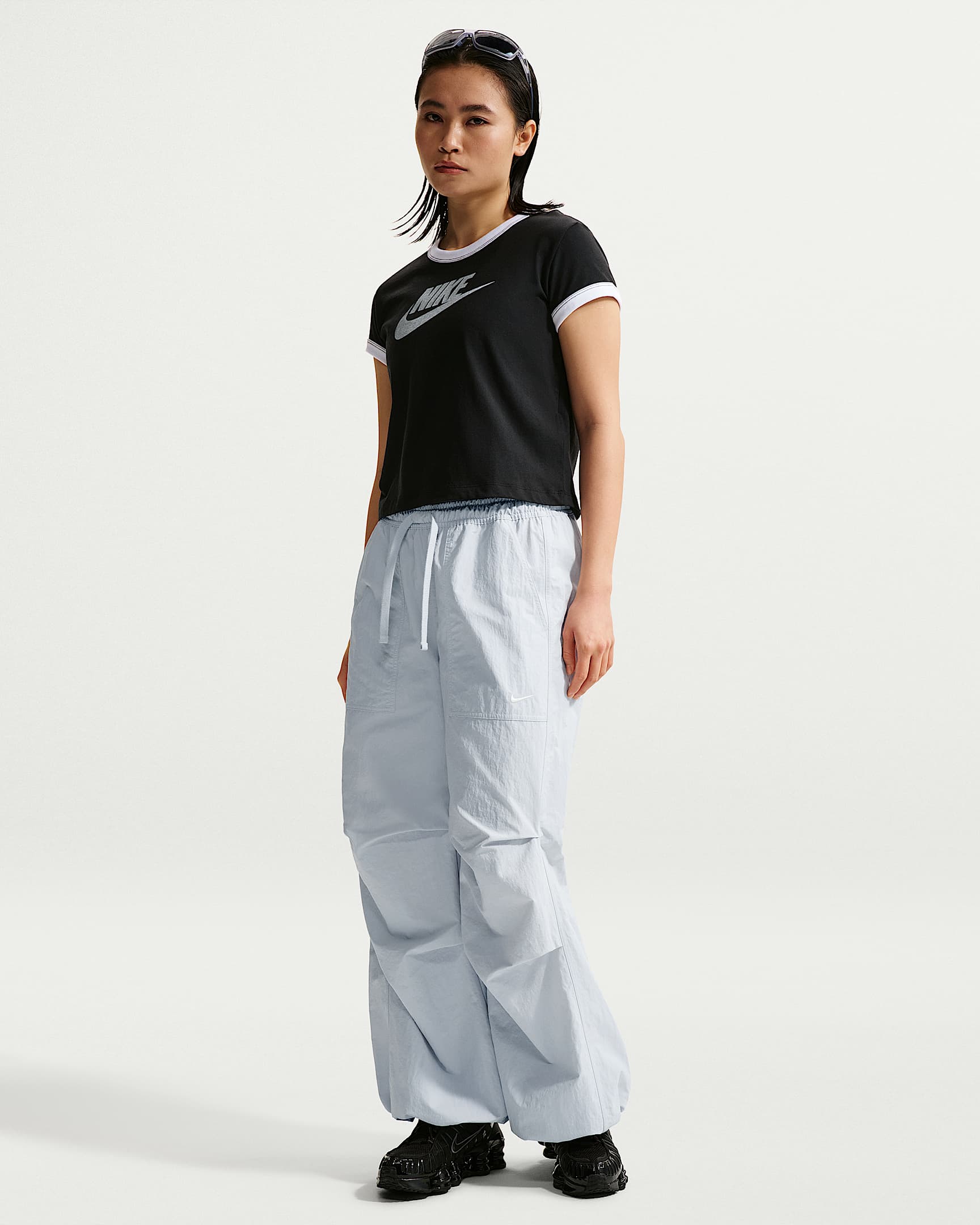 Nike Sportswear 女子宽松中腰结构感长裤 - 白金色/帆白