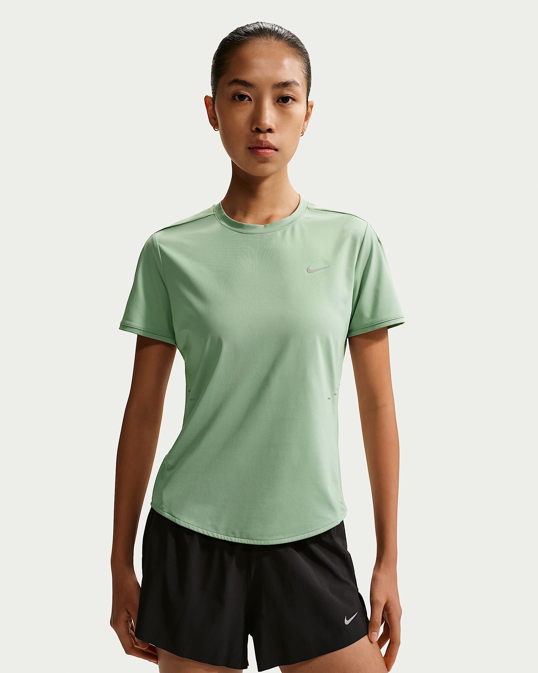 Nike Swift Dri-FIT 女子速干短袖跑步上衣 - 温和灰绿