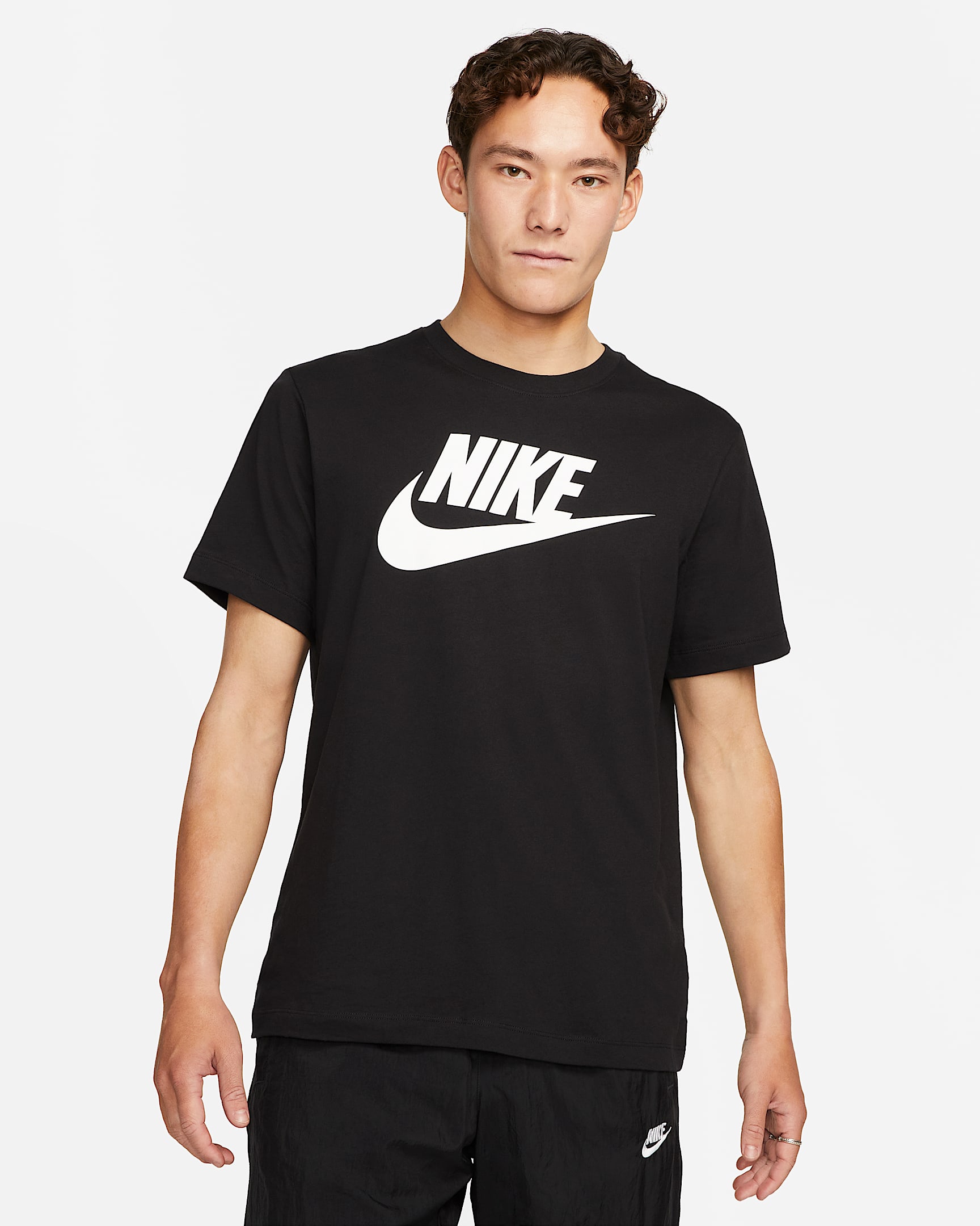 Nike Sportswear 男子短袖T恤 - 黑/白色