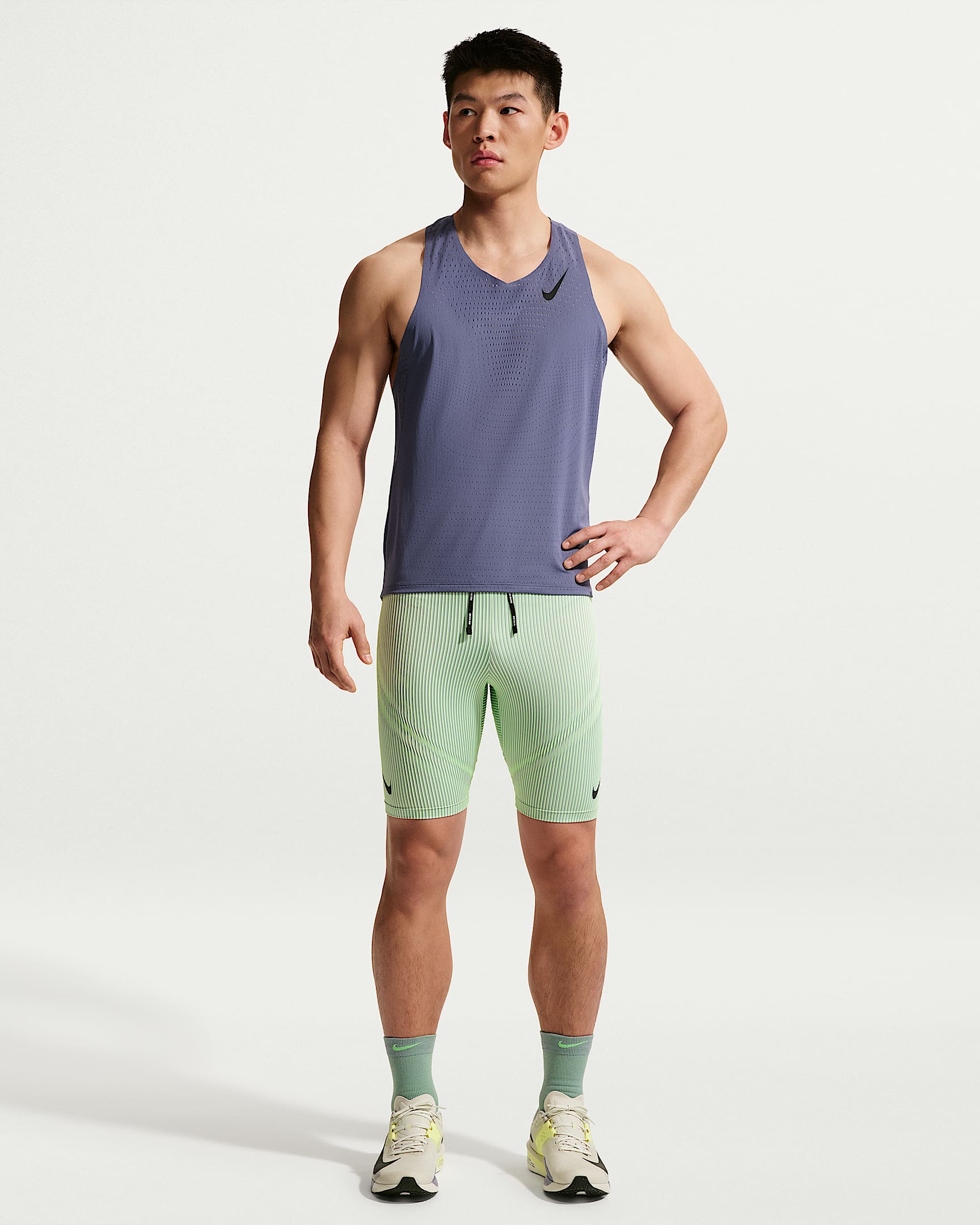 Nike AeroSwift Dri-FIT ADV 男子速干跑步紧身短裤 - 爆炸绿黄/温和灰绿/浅银/黑