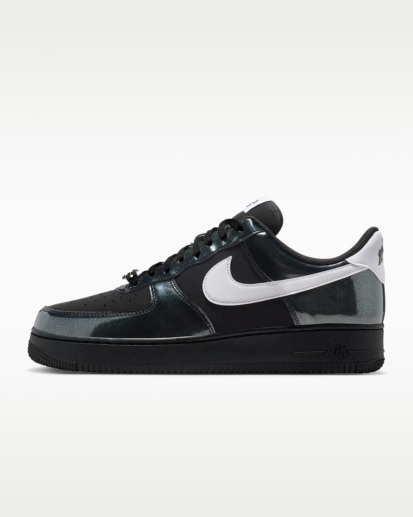 Nike Air Force 1 '07 LV8 男子空军一号运动鞋 - 黑/白色
