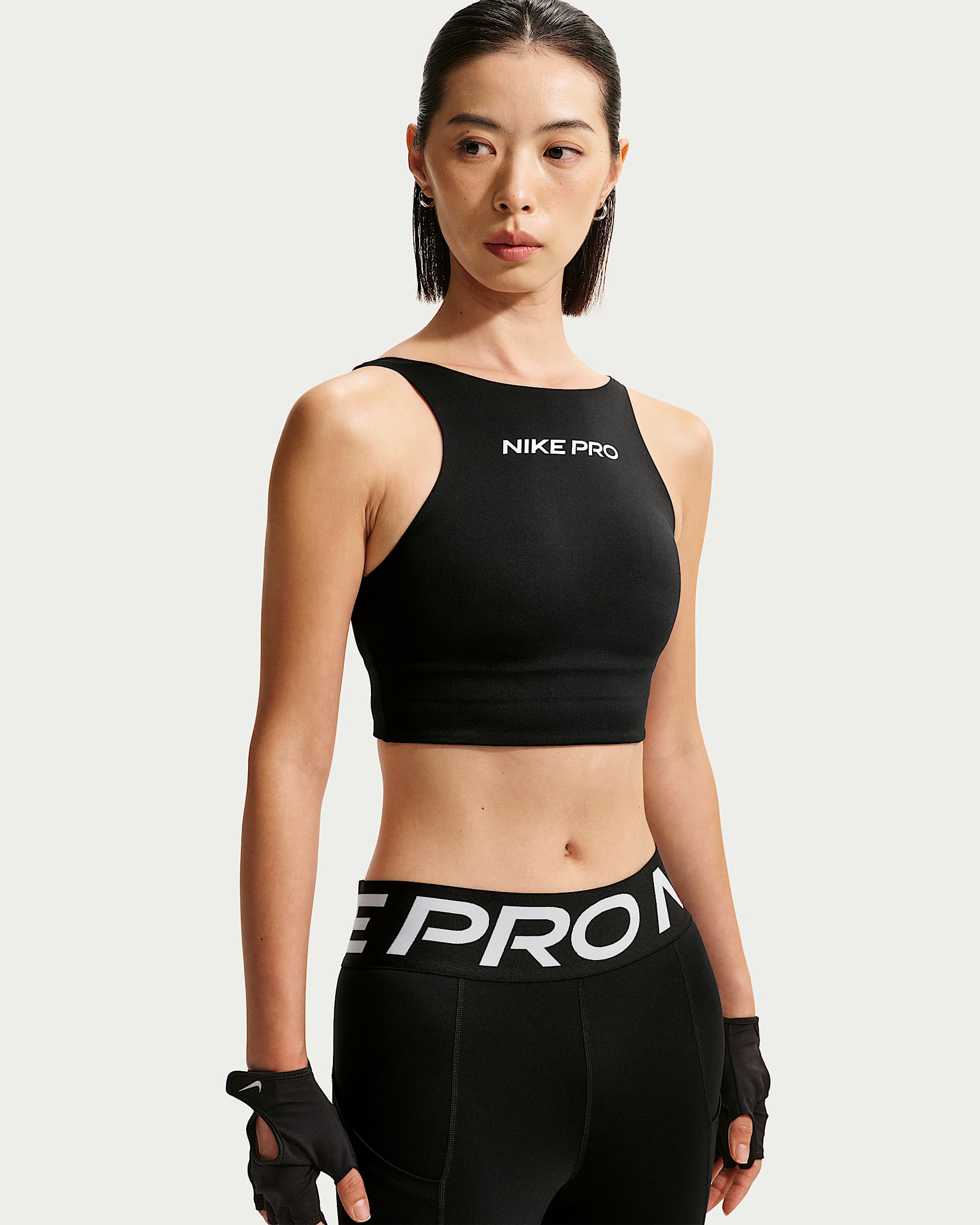 Nike Pro Sculpt 女子速干中强度支撑衬垫训练内衣 - 黑/白色