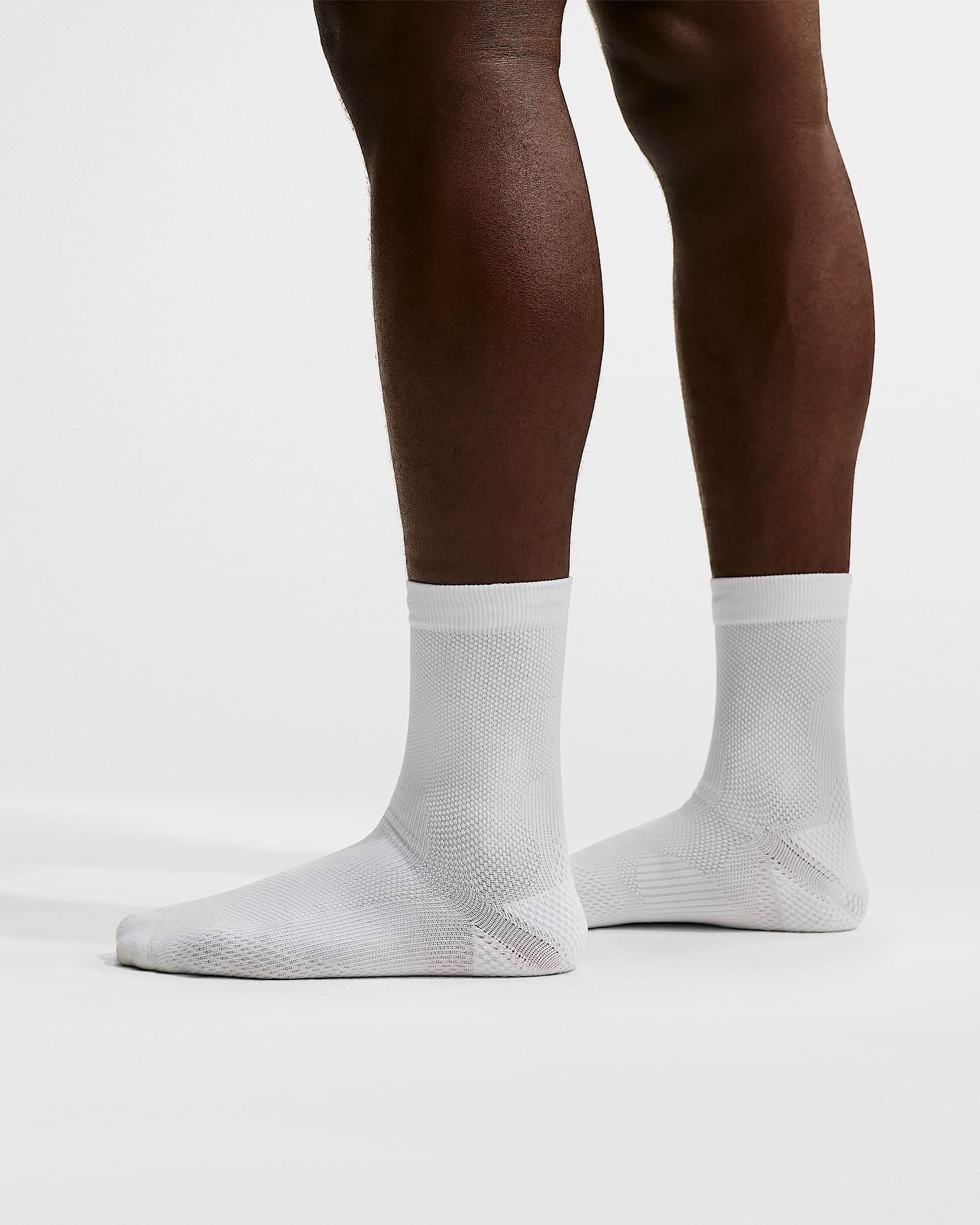 Nike Running Lightweight 速干中筒运动袜（1 双） - 白色/黑/白金色