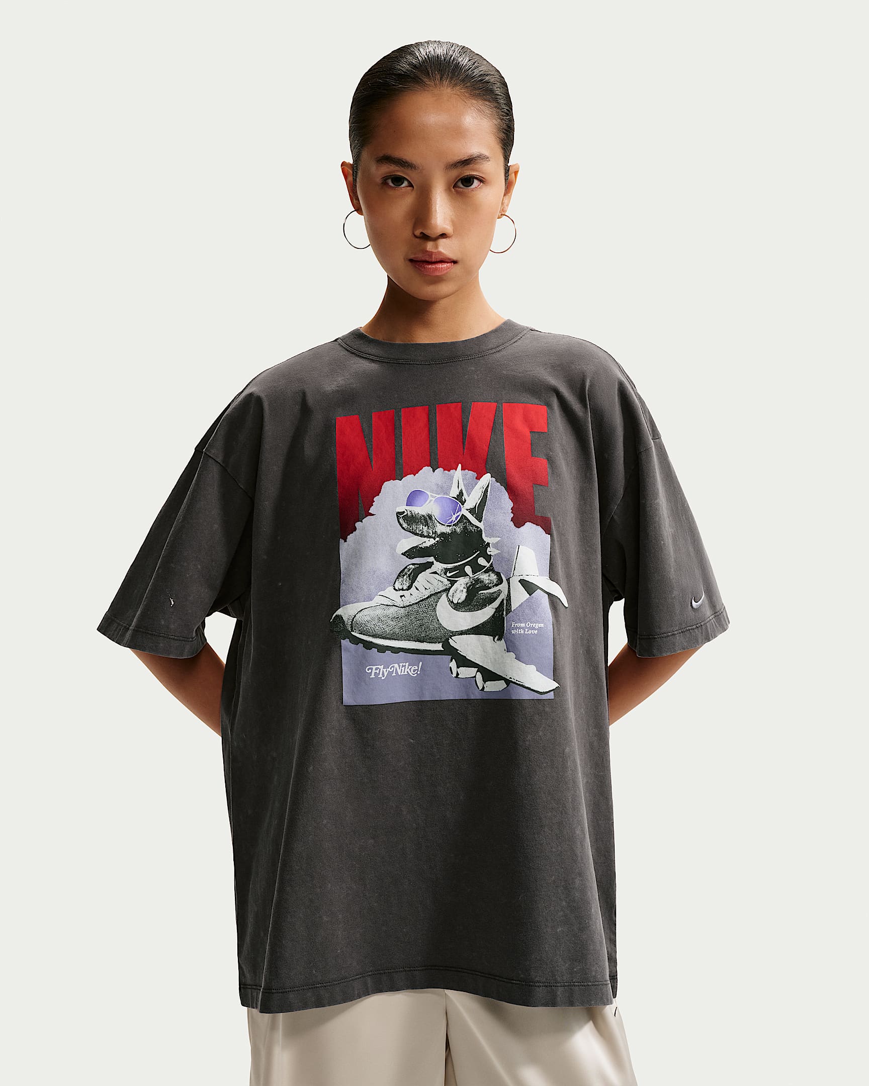 Nike Sportswear 女子印花T恤 - 煤黑