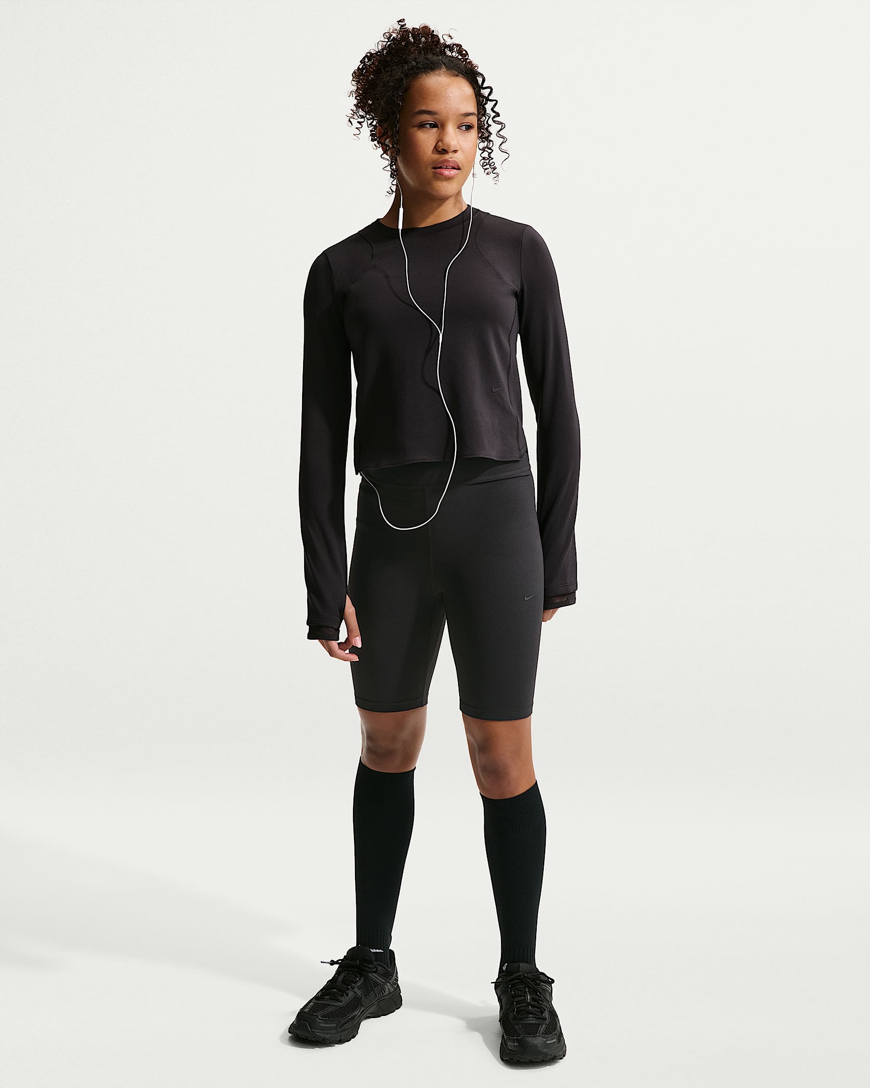 Nike MAVN Dri-FIT 耐克好动心系列大童（女孩）速干高腰短裤 - 黑/黑