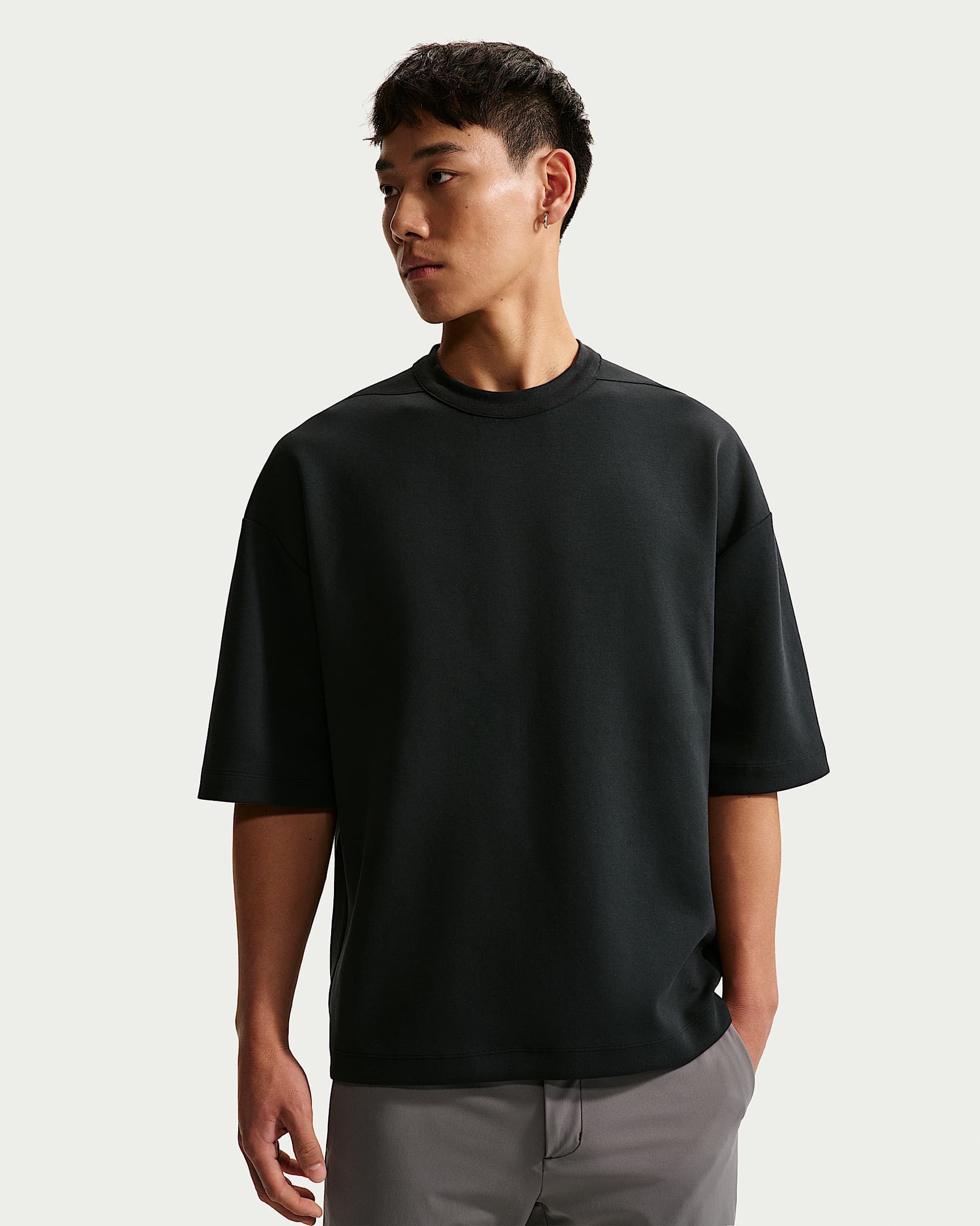 Nike 24.7 ImpossiblySoft Dri-FIT 超感柔软男子速干短袖上衣 - 黑/黑/暗烟灰