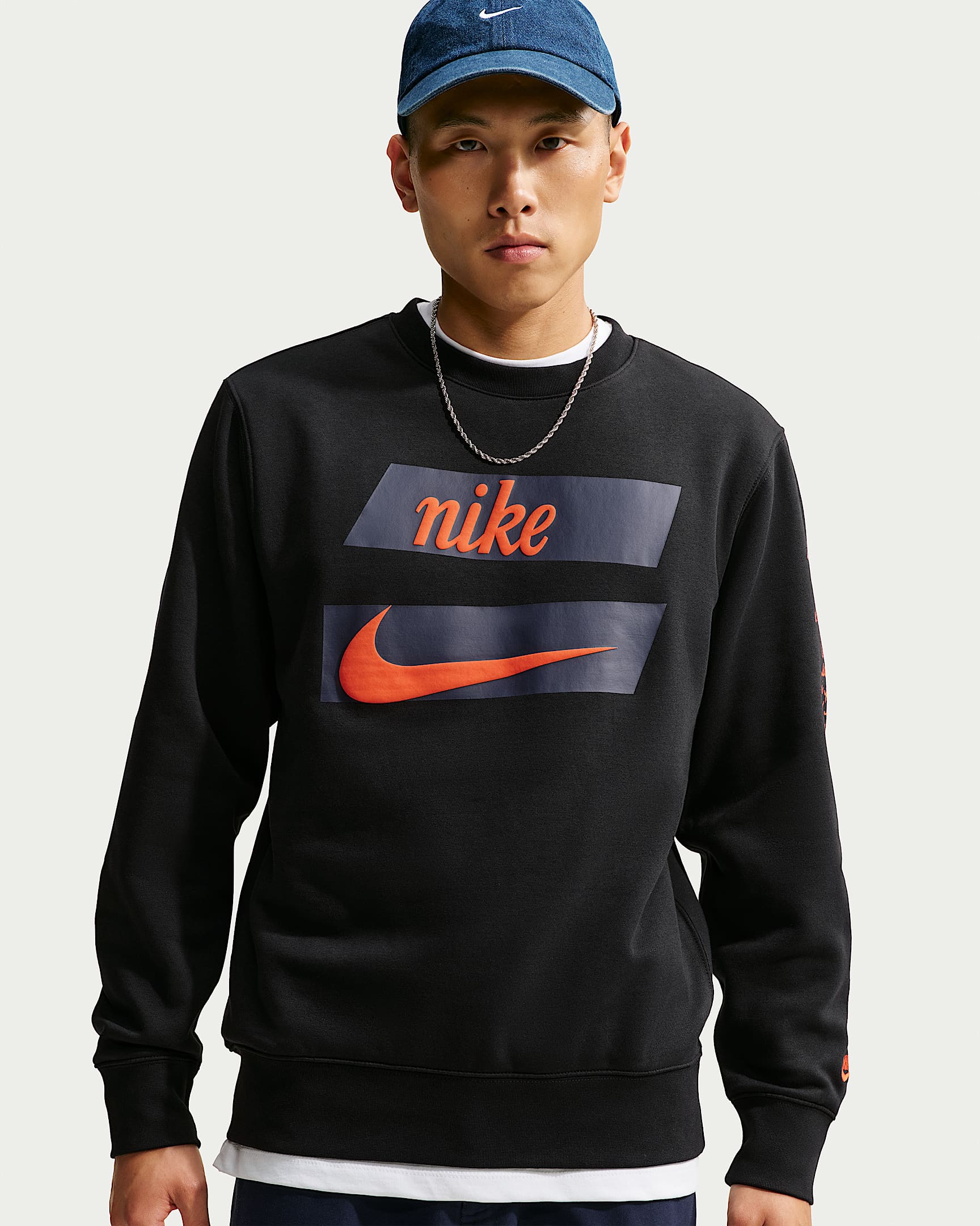 Nike Club Fleece 男子加绒圆领运动衫 - 黑/安全橙