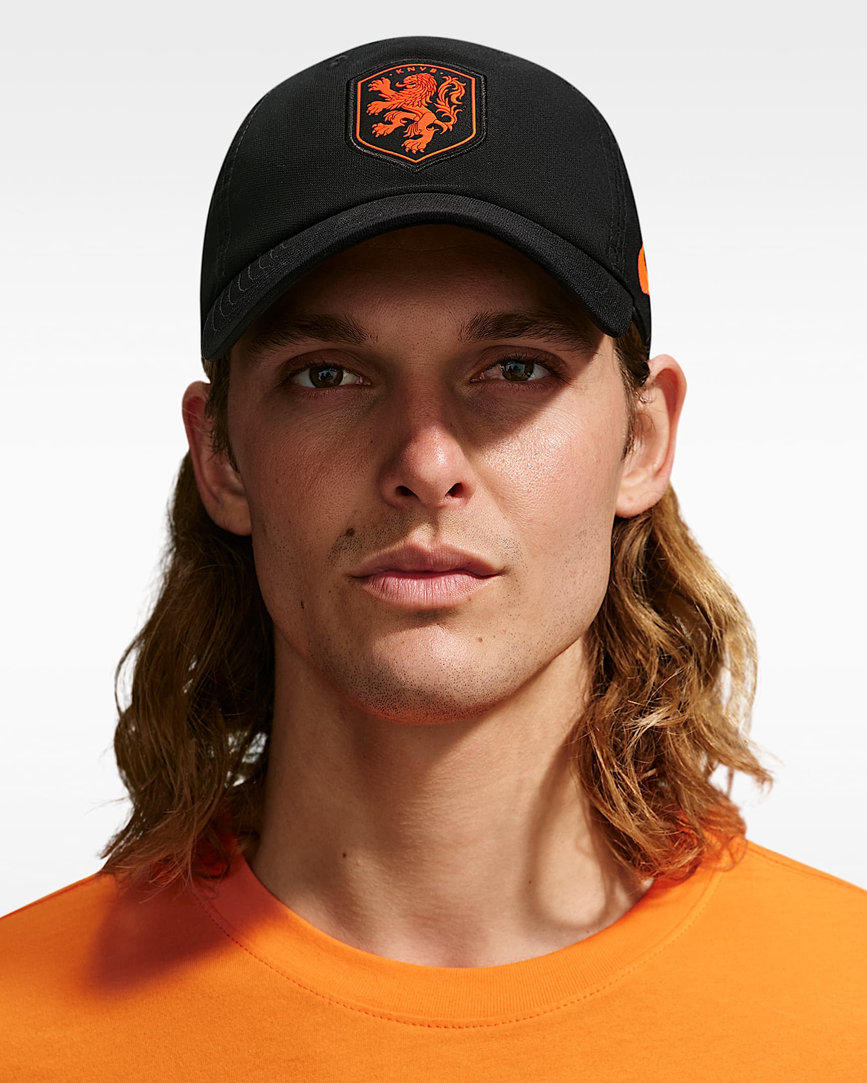 2026/27 赛季荷兰队 Nike Club 五片式聚酯纤维速干运动帽 - 黑/橙红