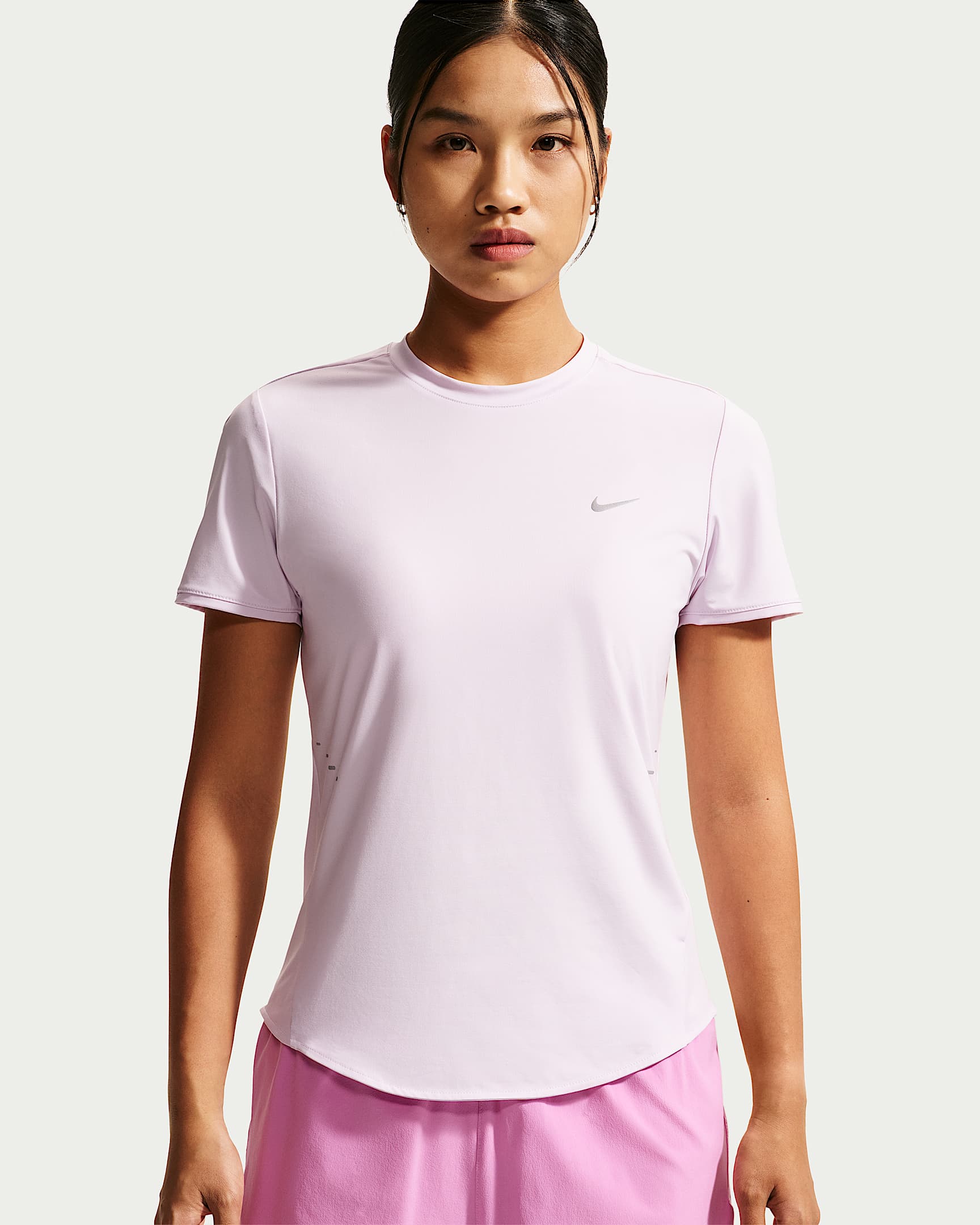 Nike Swift Dri-FIT 女子速干短袖跑步上衣 - 浅紫丁香色