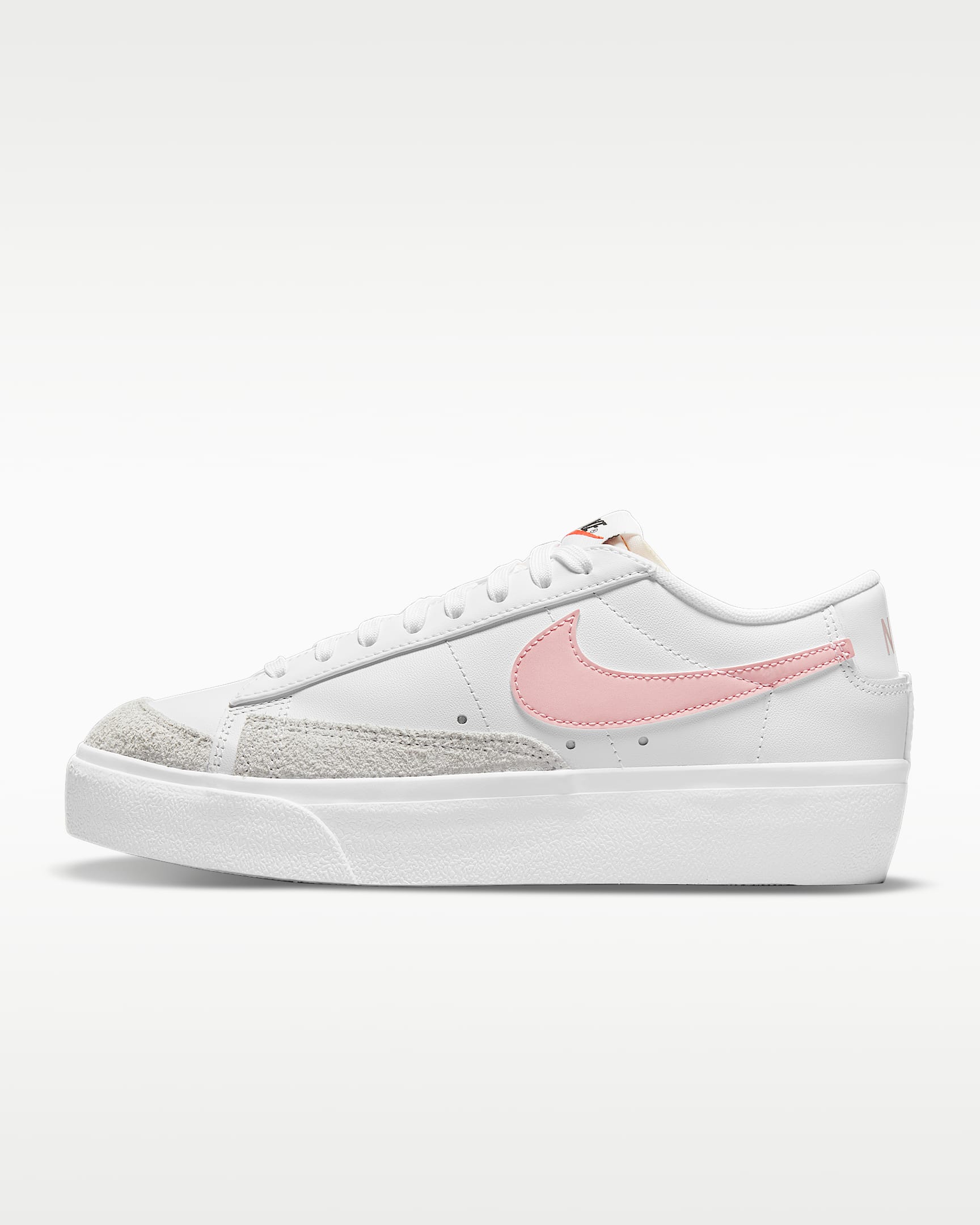 Nike Blazer Low Platform 女子厚底运动鞋 - 白色/山峰白/黑/釉粉