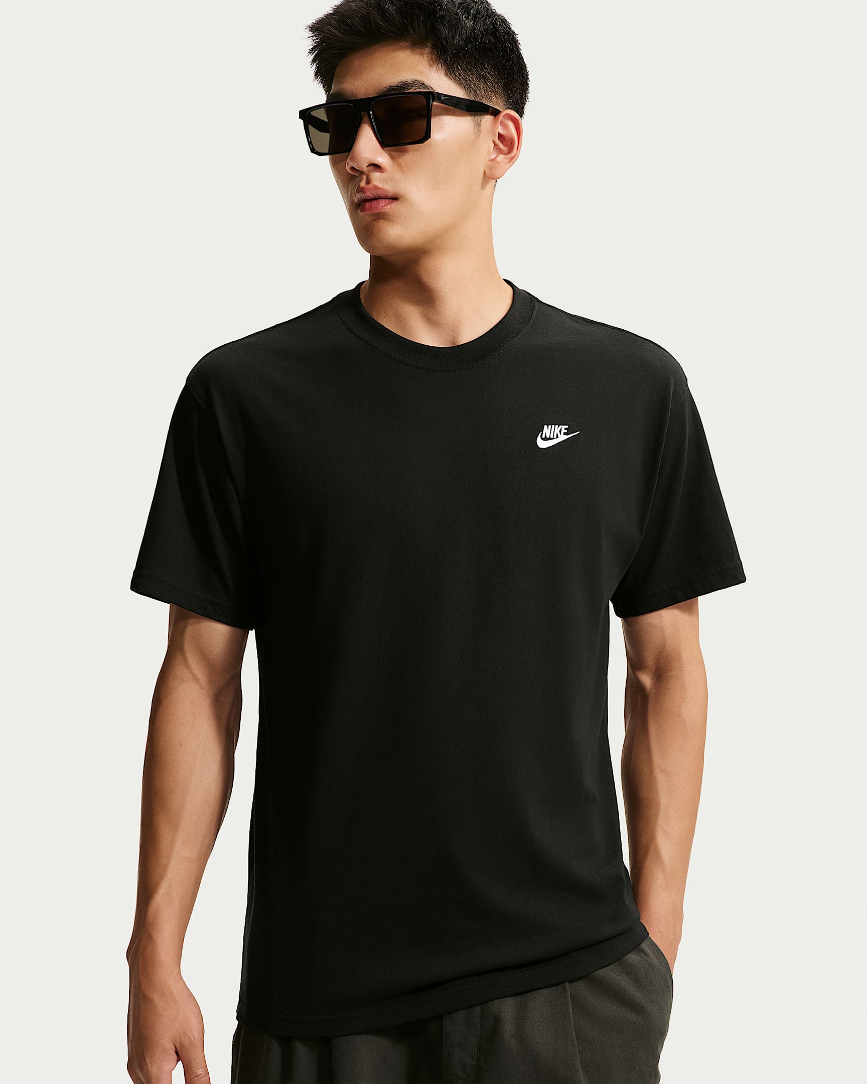 Nike Sportswear 男子短袖T恤 - 黑