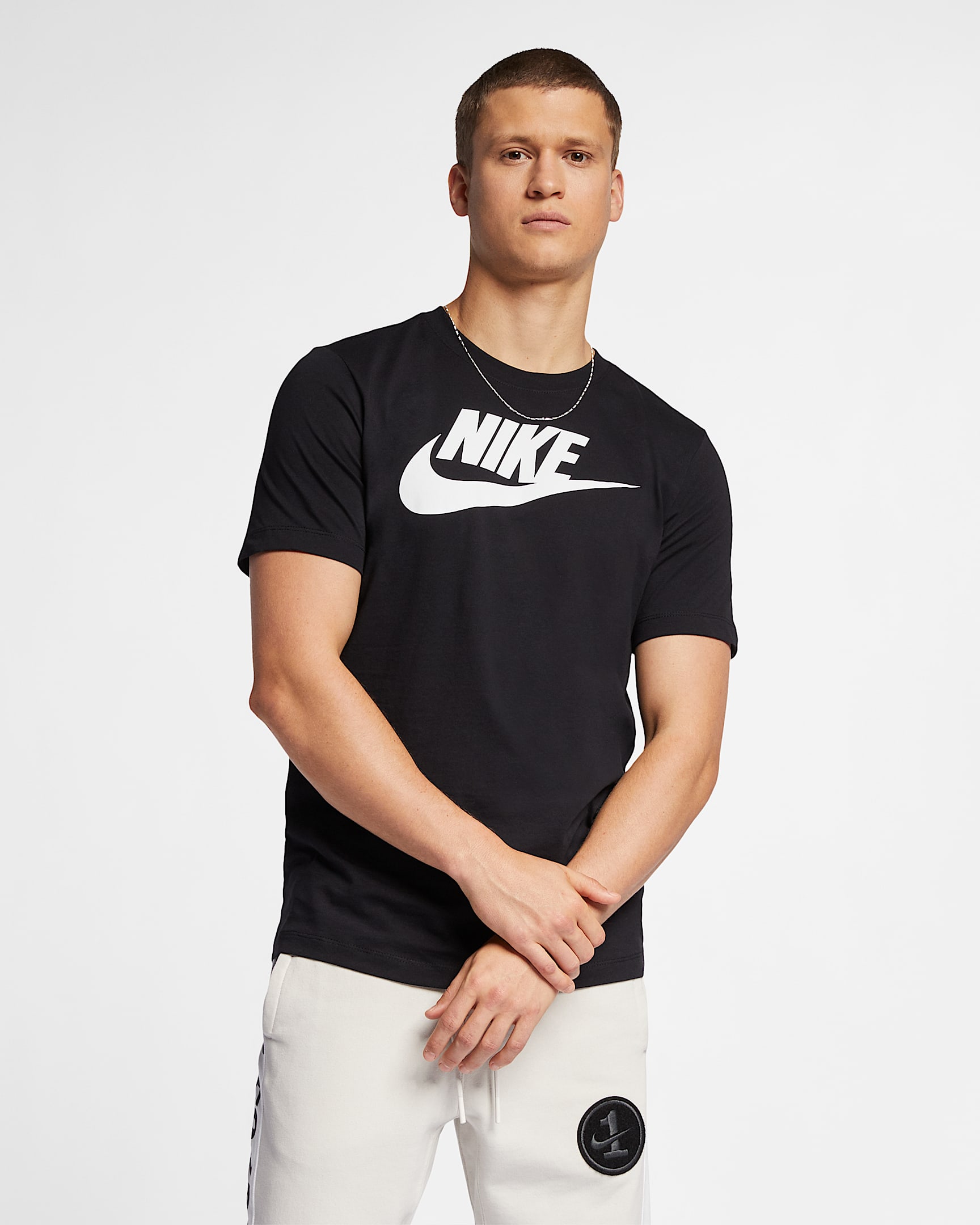 Nike Sportswear 男子短袖T恤 - 黑/白色