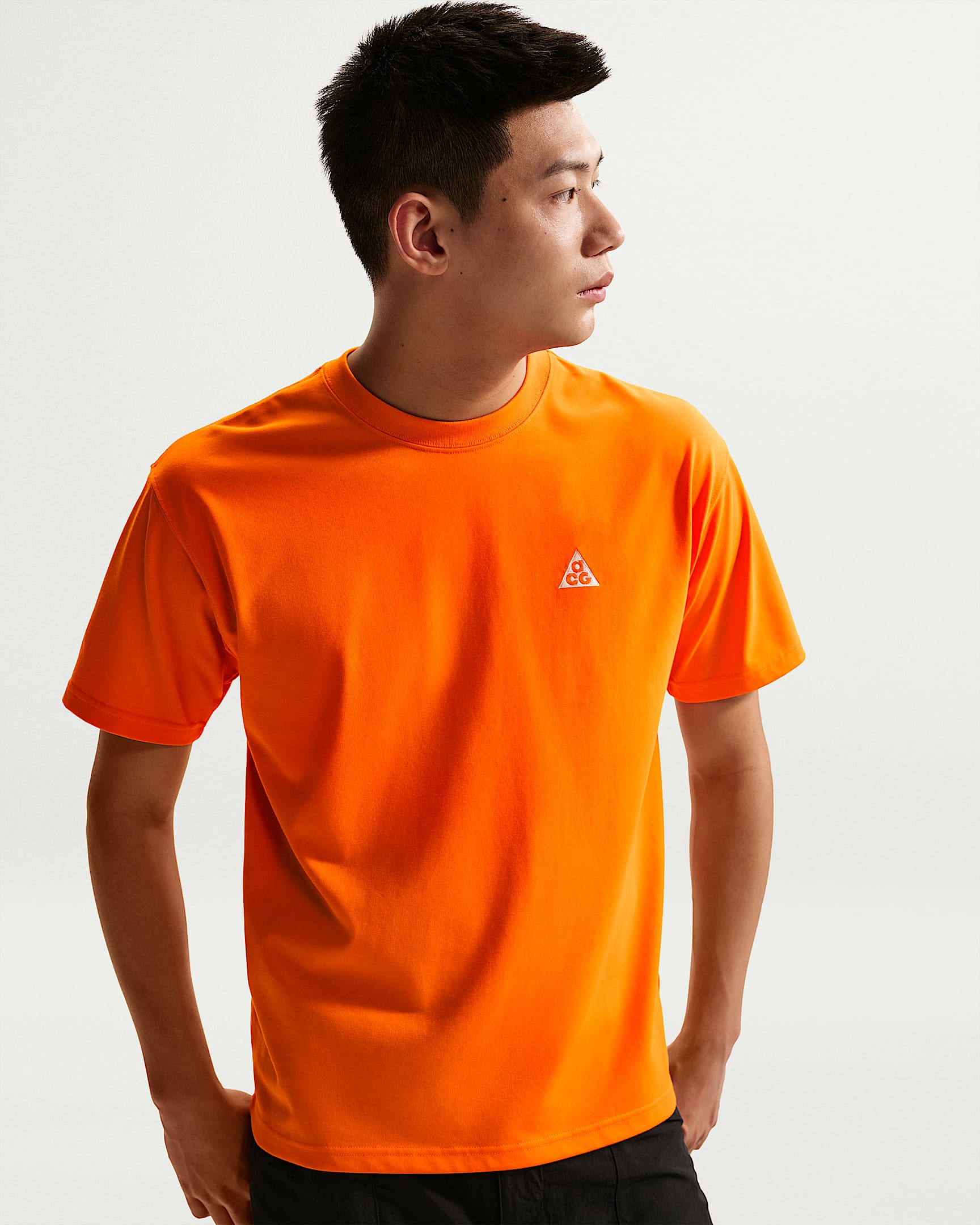 Nike ACG 男子速干短袖T恤 - 安全橙/山峰白