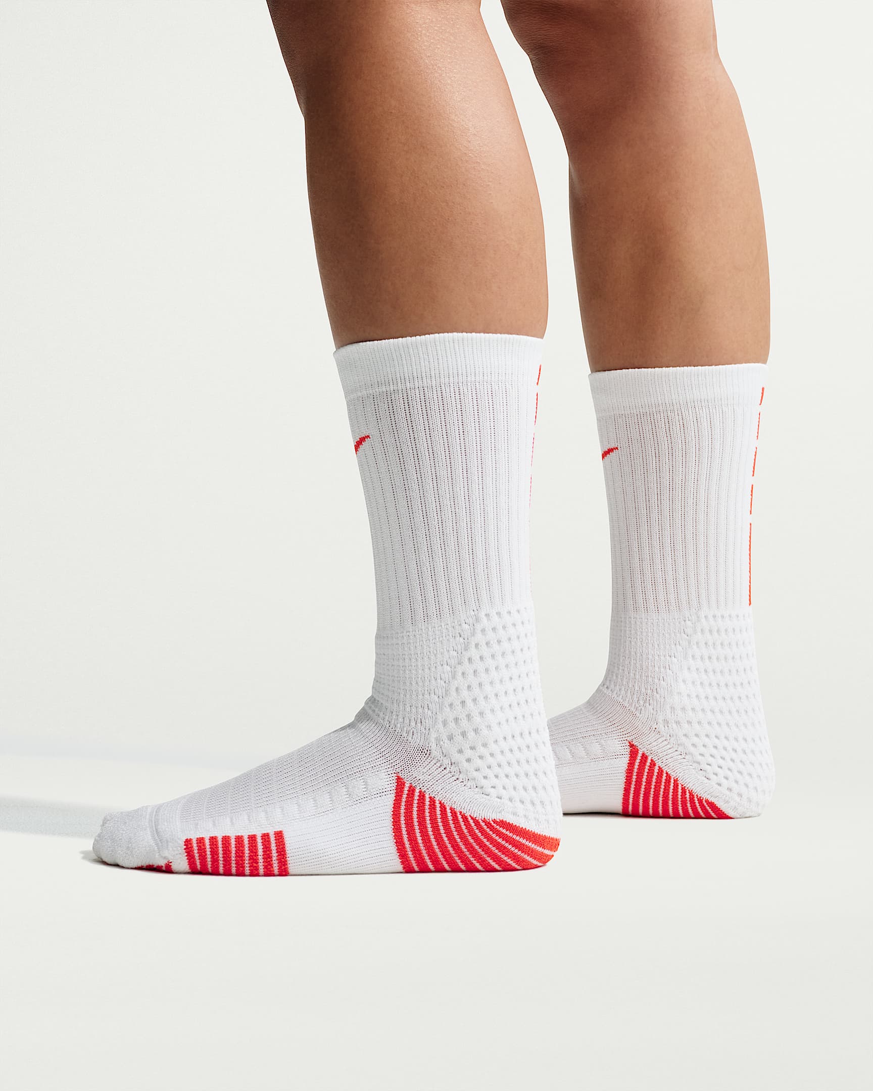 Nike Elite 2.0 舒适速干中筒运动袜（1 双） - 白色/队橙/队橙