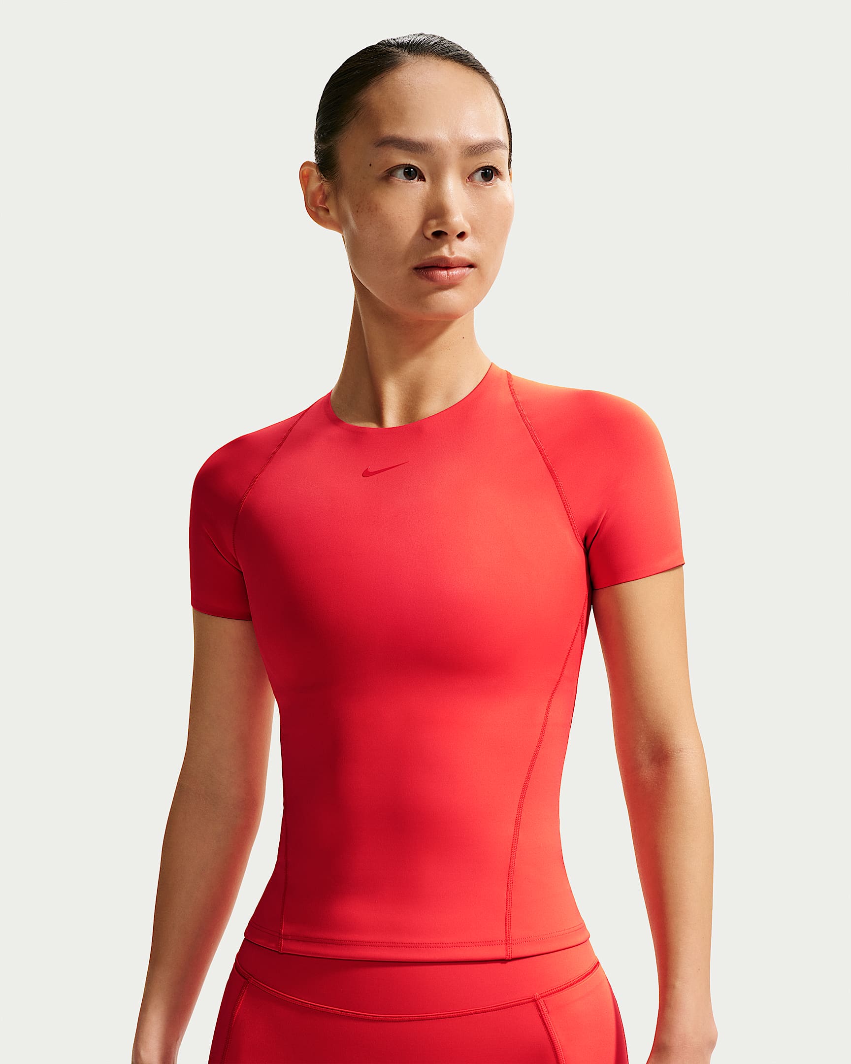 Nike Universa Dri-FIT 女子速干短袖上衣 - 浅深红/大学红/大学红