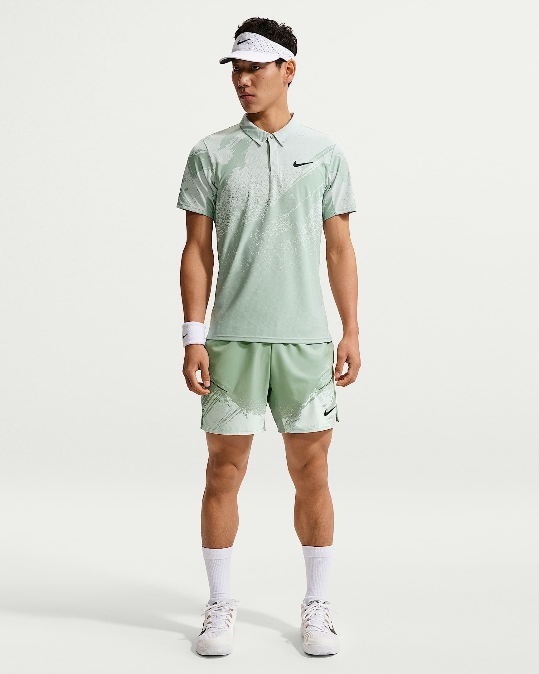 NikeCourt Slam Dri-FIT 扬尼克·辛纳同款男子速干网球短裤 - 温和灰绿/微绿/黑