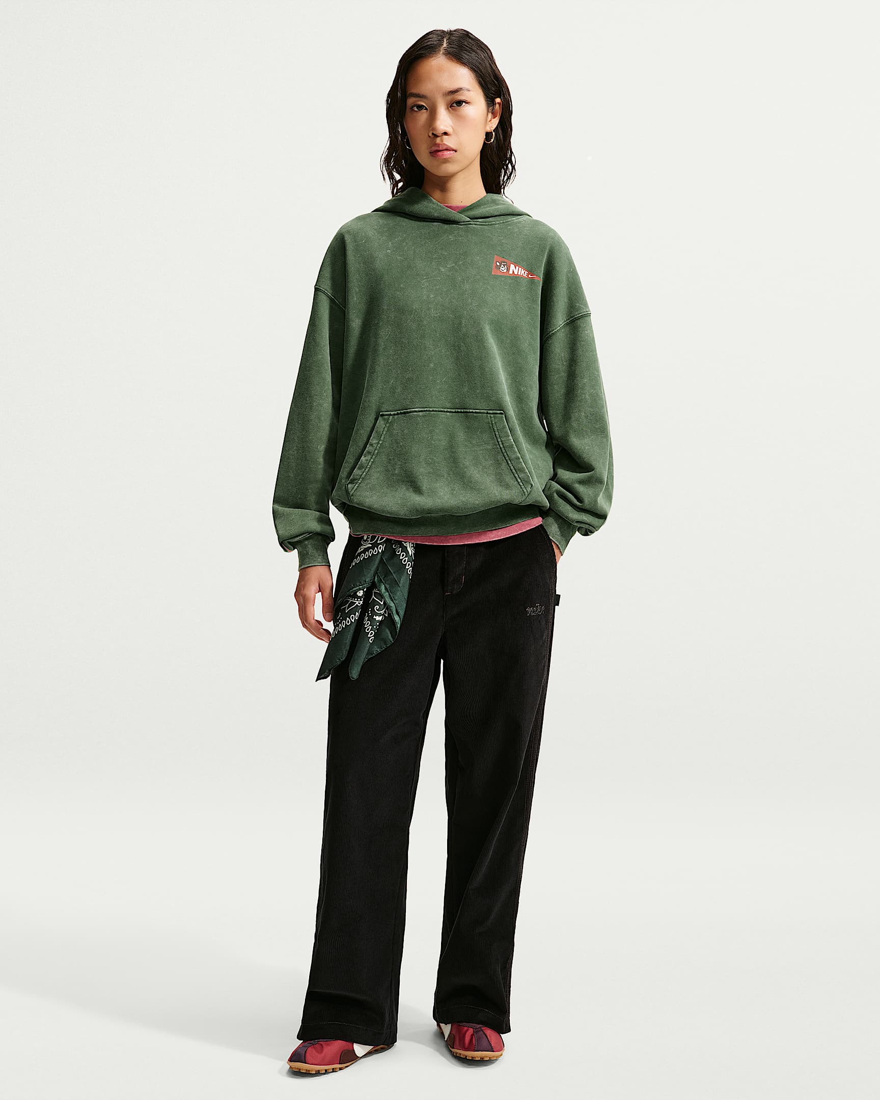 Nike Sportswear 女子灯芯绒长裤 - 黑