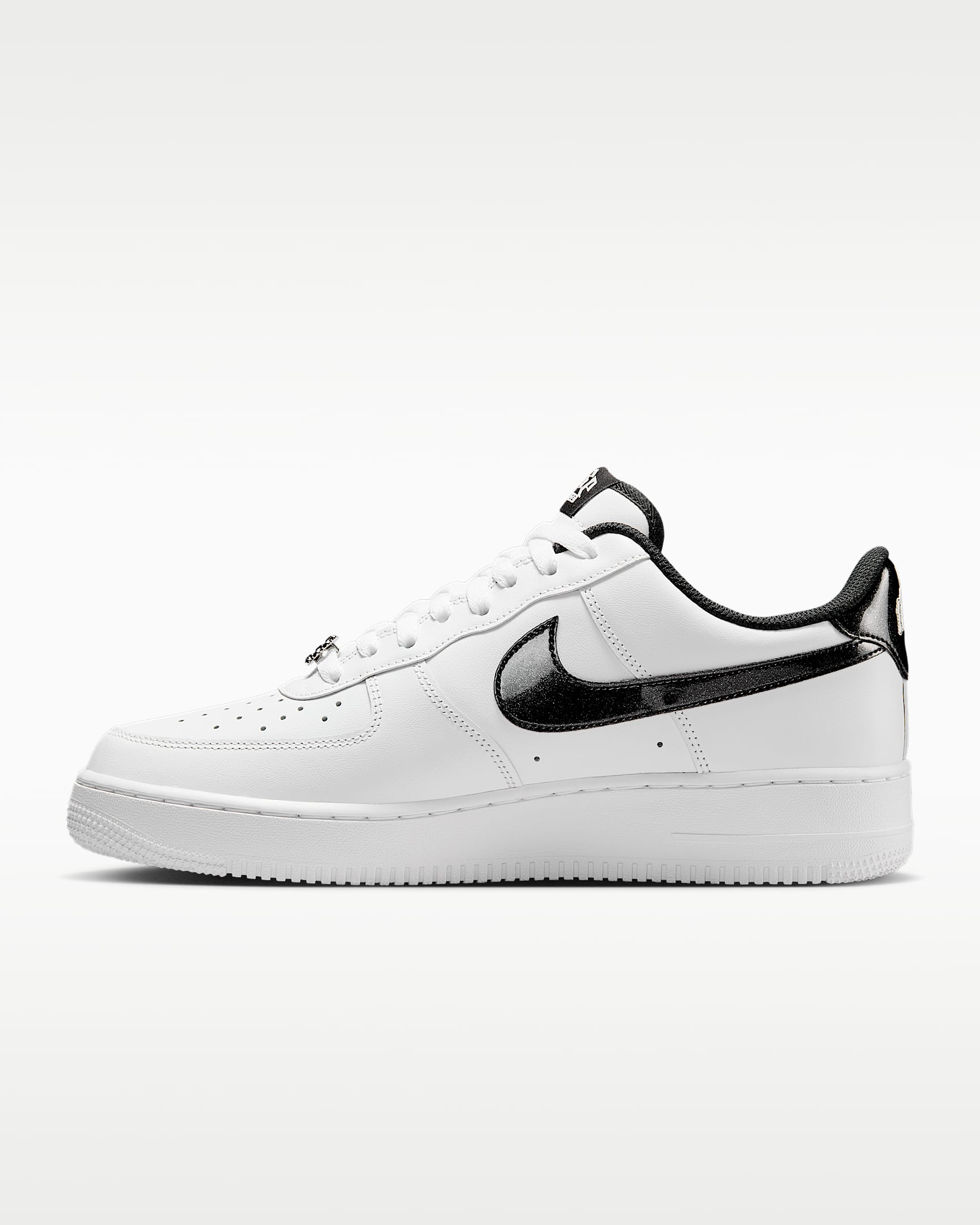 Nike Air Force 1 '07 LV8 男子空军一号运动鞋 - 白色/白色/黑
