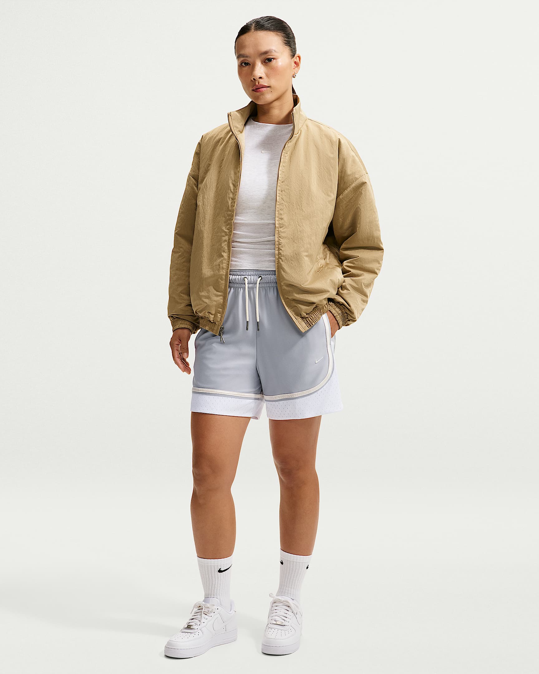 Caitlin Standard Issue Dri-FIT 凯特琳·克拉克女子速干弧形镶边篮球短裤 - 狼灰/白色/淡象牙白/淡象牙白