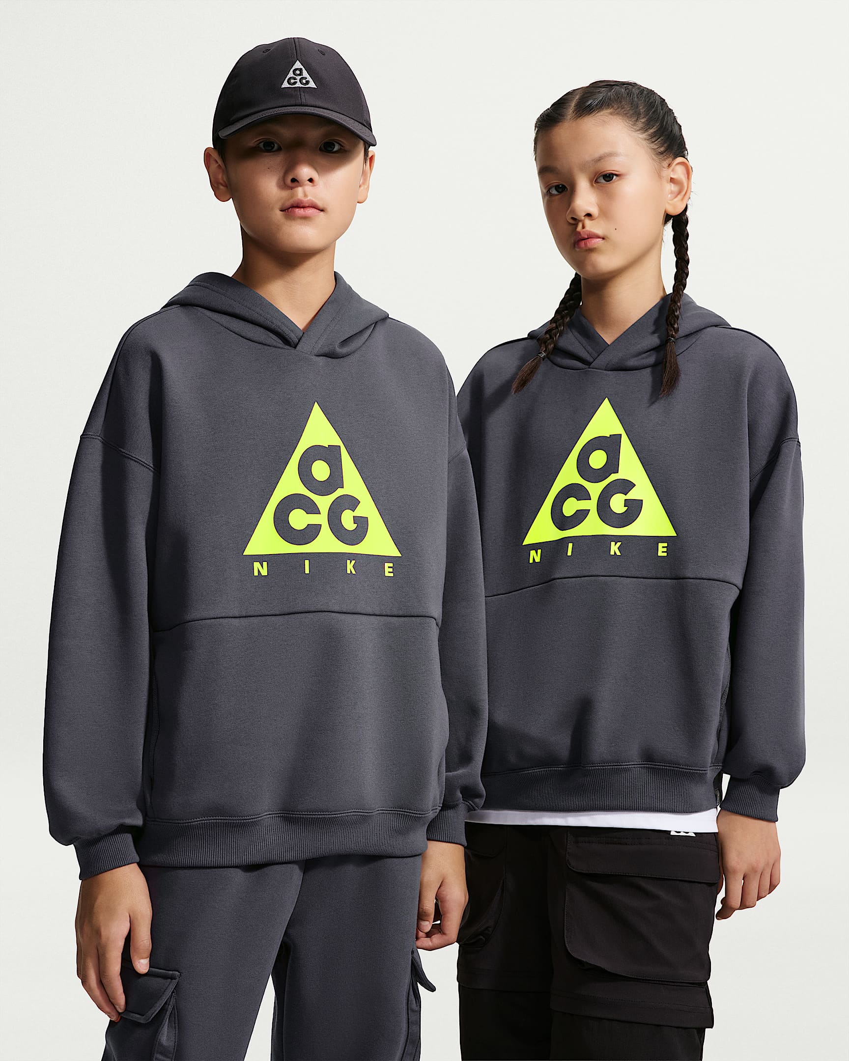 Nike ACG 大童加绒连帽衫 - 铁架黑
