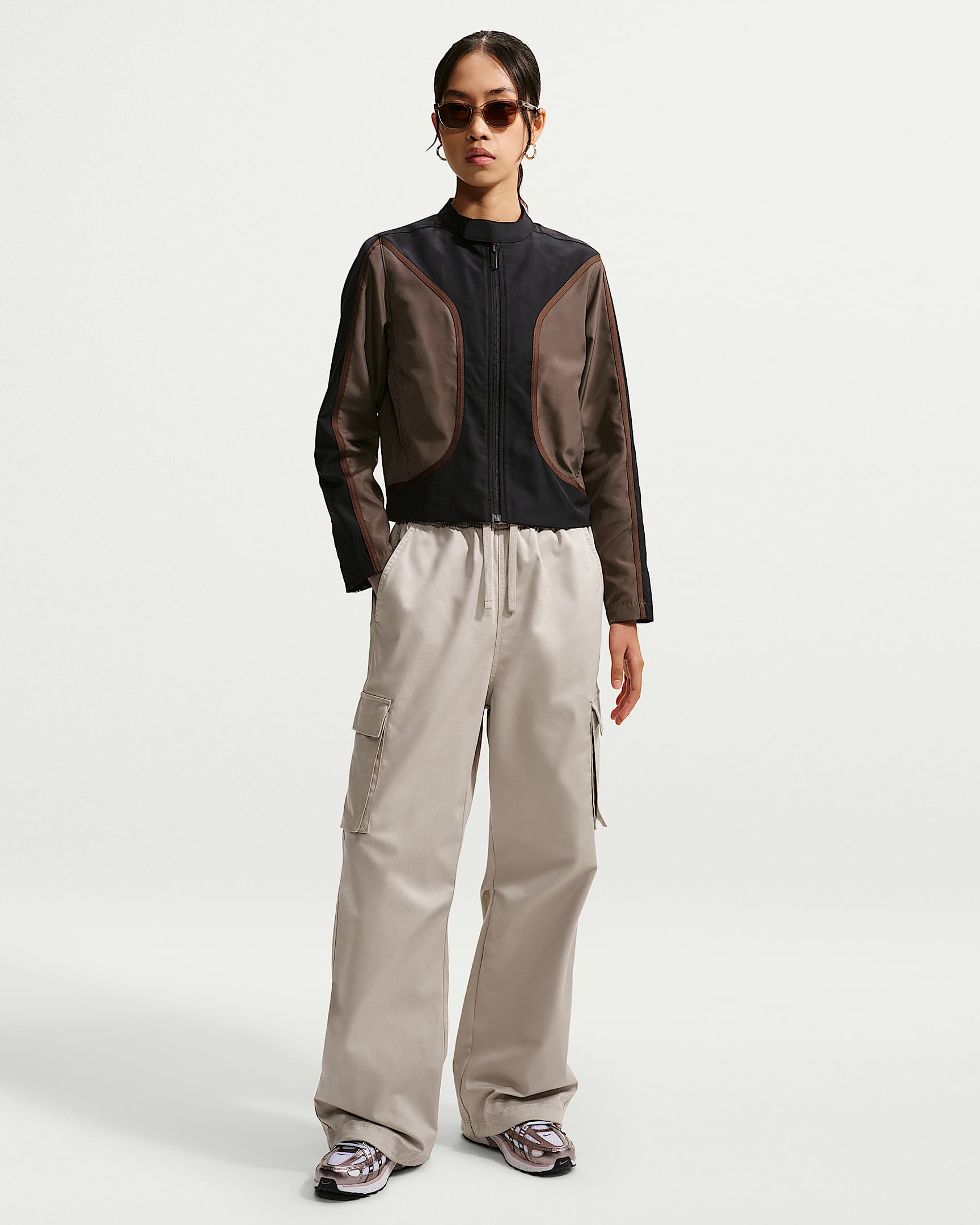 Nike Sportswear 女子宽松中腰机能风工装长裤 - 奶白 II/奶白 II