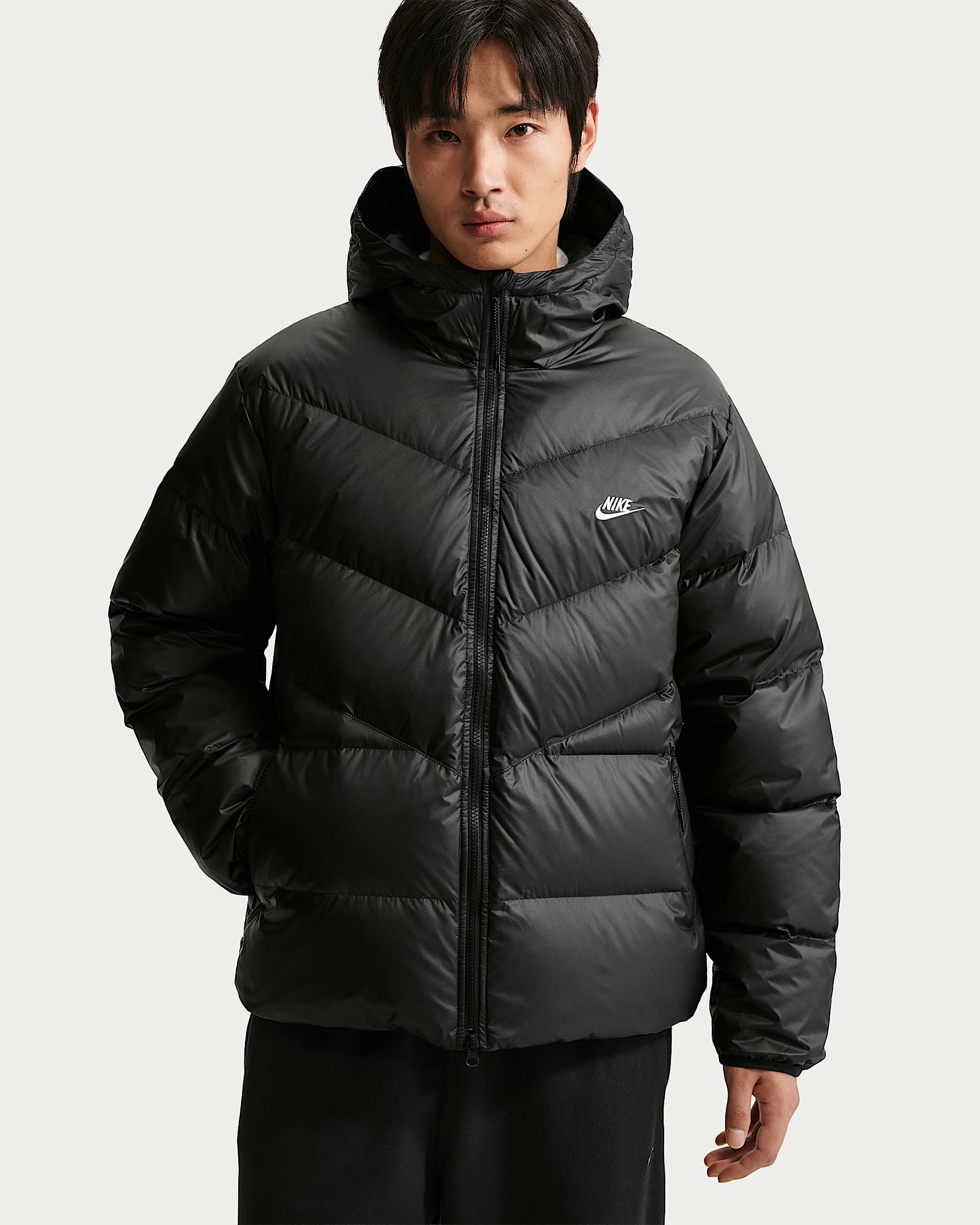 Nike Windrunner 男子拒水羽绒夹克 - 黑