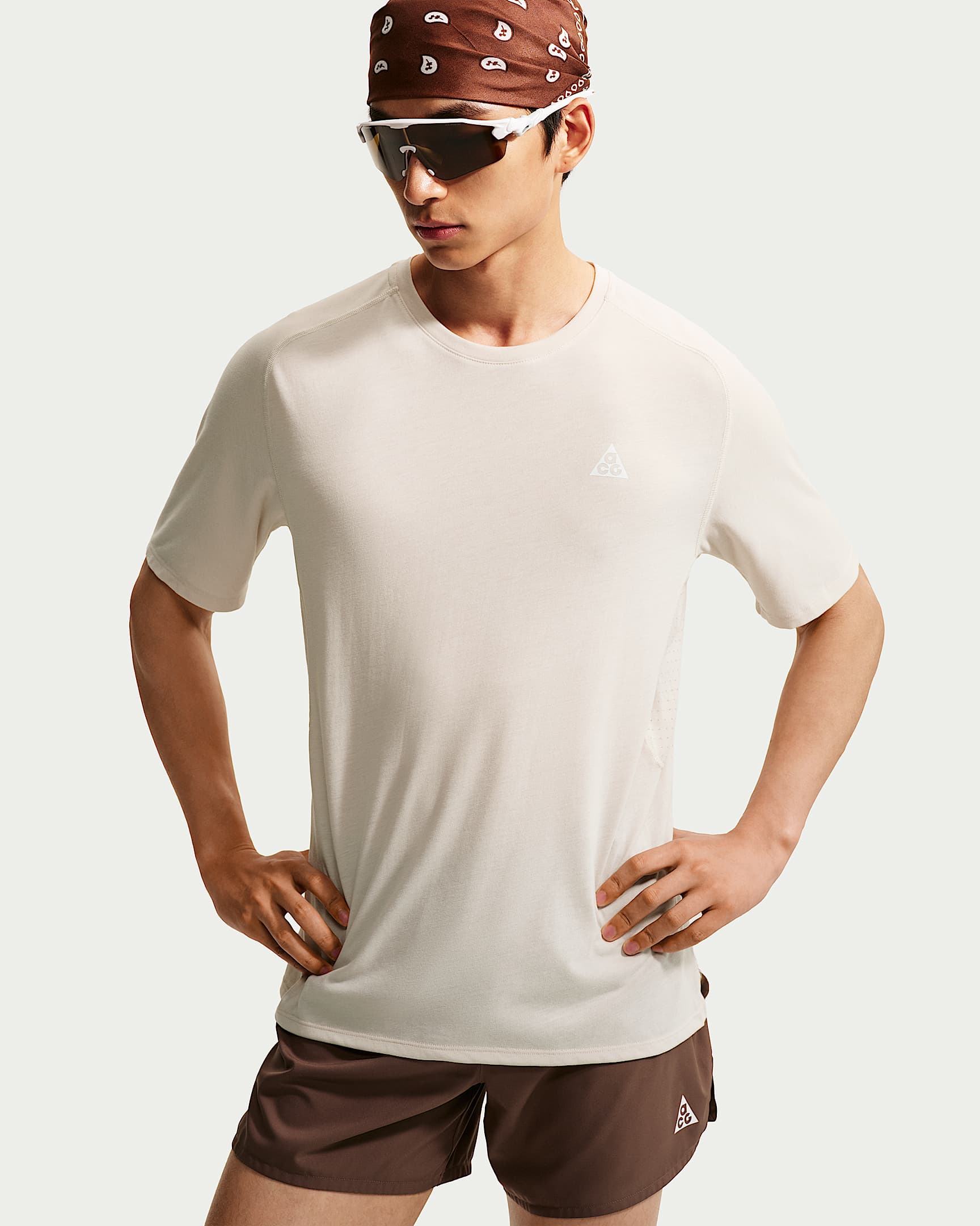 Nike ACG "Solar Chase" Dri-FIT ADV 男子速干越野短袖跑步上衣 - 浅土褐/浅土褐/山峰白