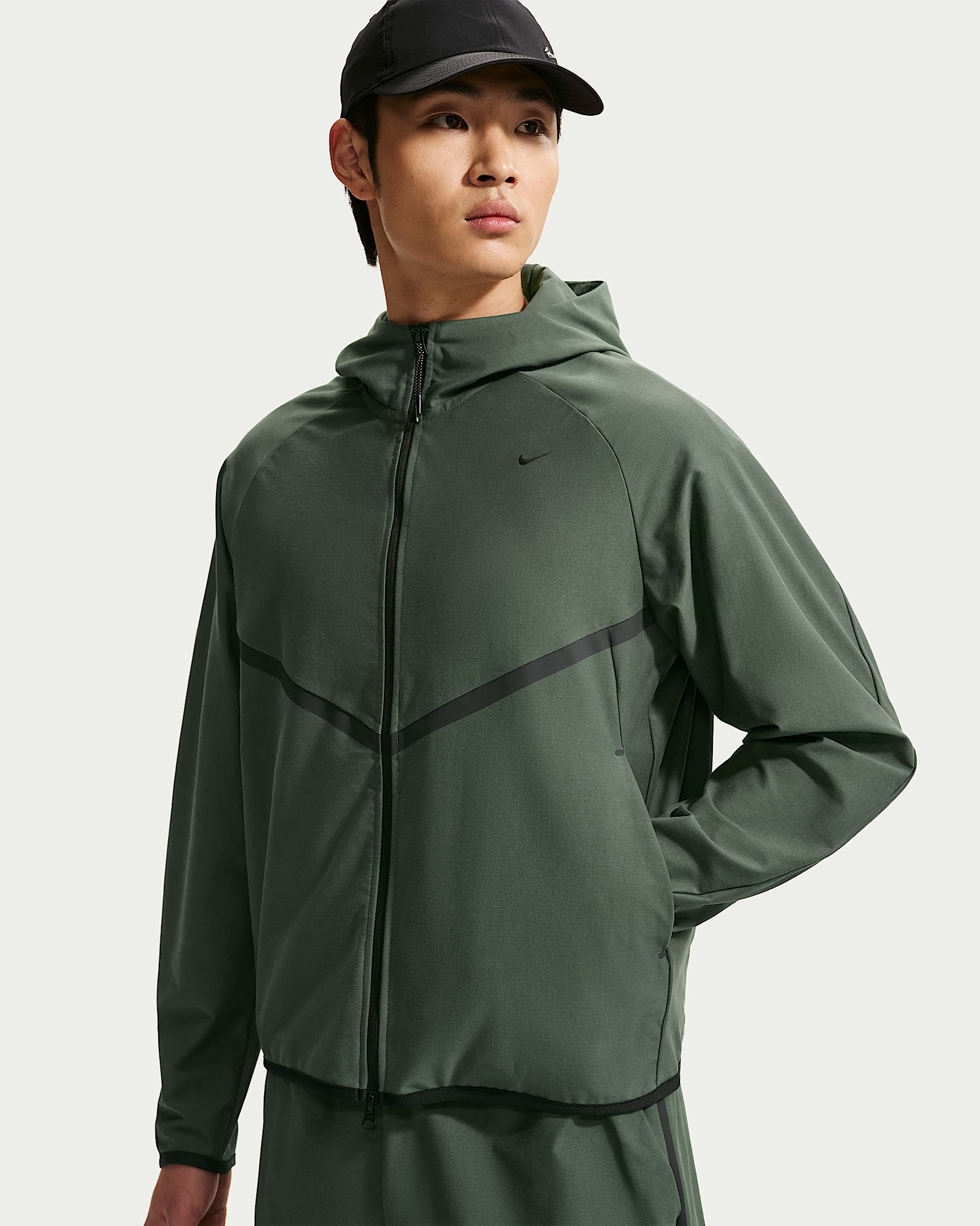 Nike Tech Shori Windrunner 男子速干全长拉链开襟夹克 - 迷彩绿/黑