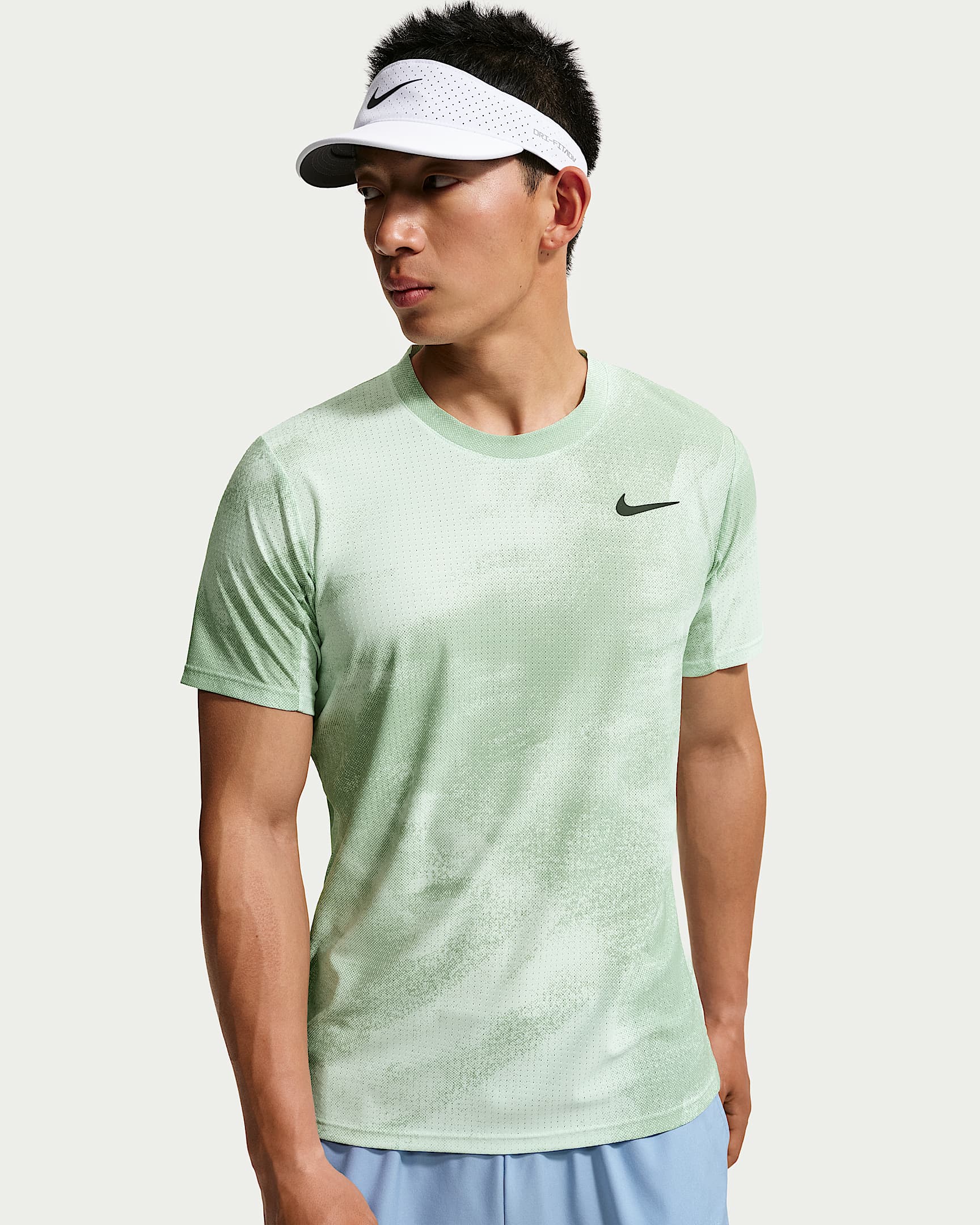 NikeCourt Slam Dri-FIT ADV 卡洛斯·阿尔卡拉斯同款男子速干短袖网球上衣 - 微绿/温和灰绿/黑