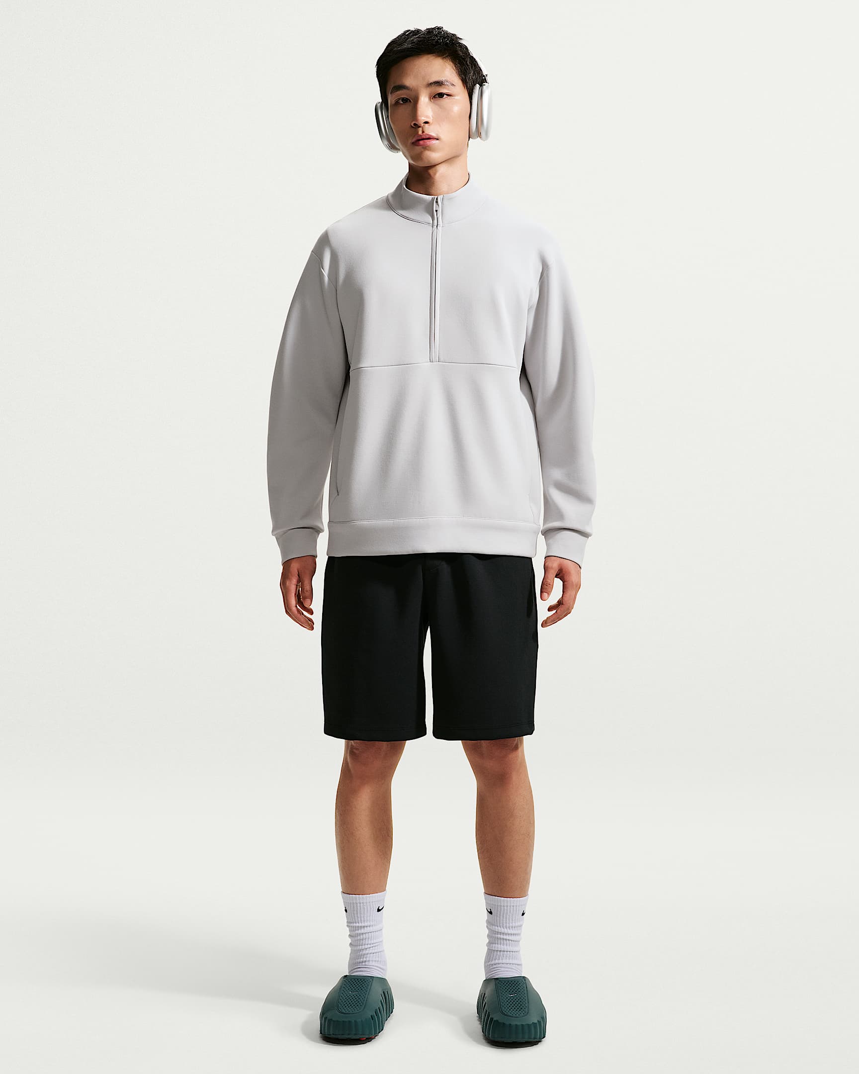 Nike 24.7 ImpossiblySoft Dri-FIT 超感柔软男子速干短裤 - 黑/黑/暗烟灰