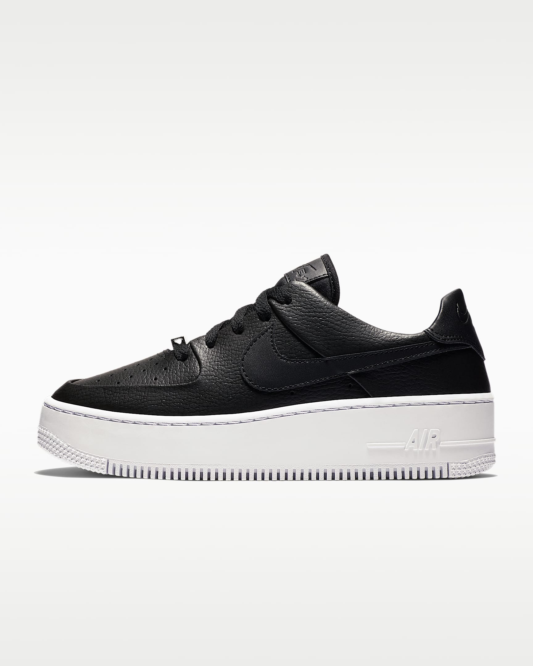 Nike Air Force 1 Sage Low 女子空军一号运动厚底鞋 - 黑/白色/黑