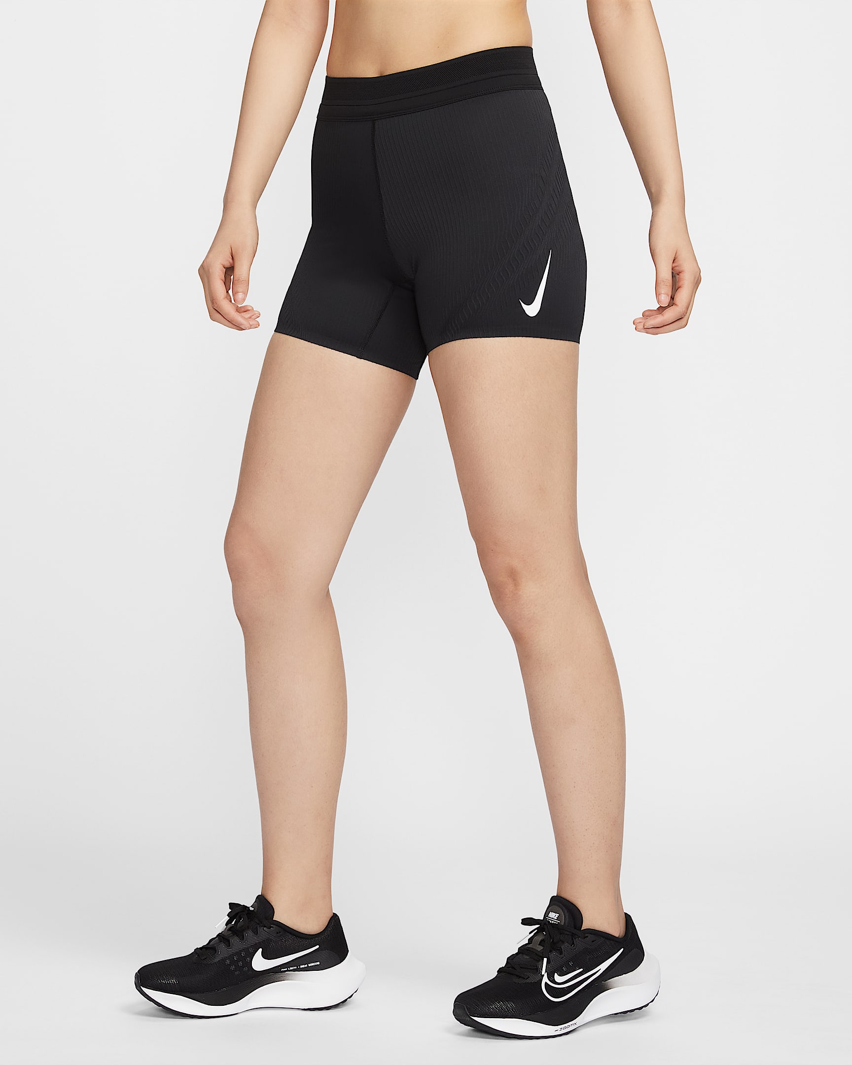 Nike AeroSwift Dri-FIT ADV 女子速干舒爽中腰跑步短裤 - 黑/黑/白色