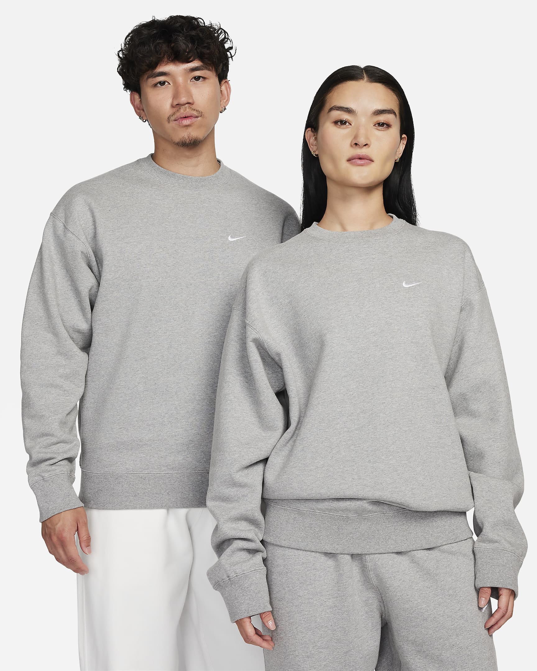 Nike Solo Swoosh 男子加绒圆领上衣 - 调色暗灰/白色